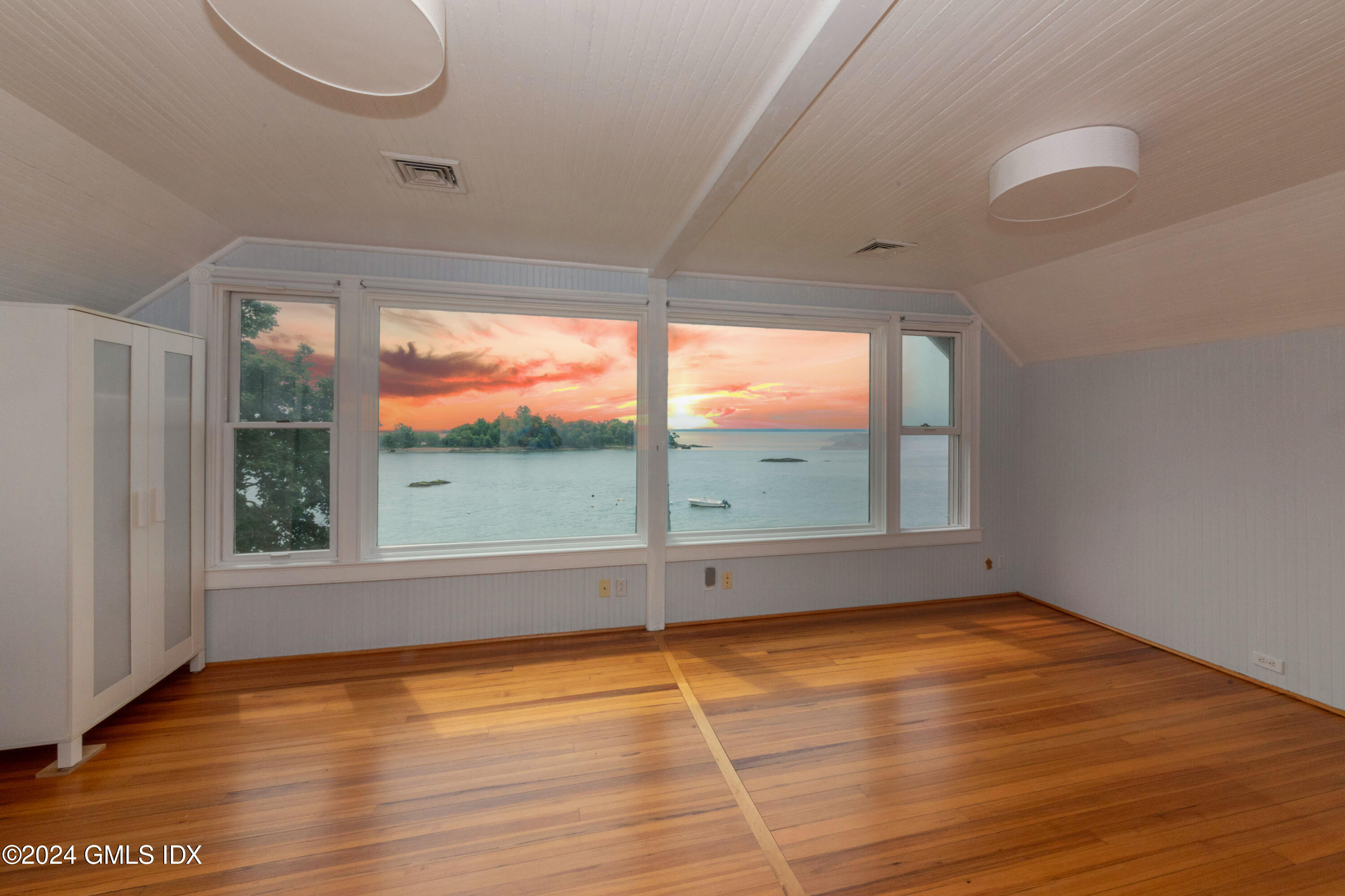 41 BYRAM SHORE Road, Upper Level