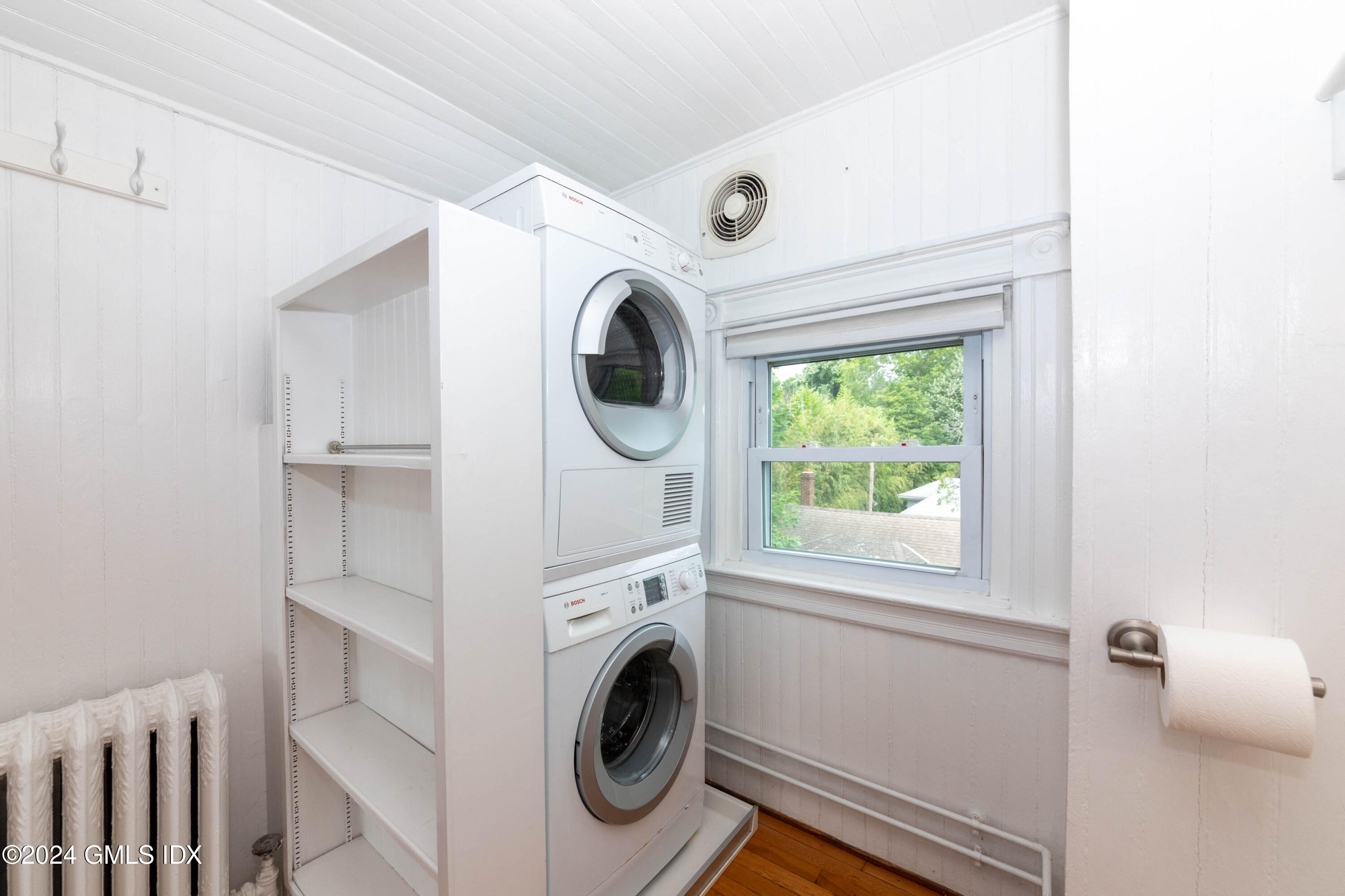 41 BYRAM SHORE Road, Upper Level
