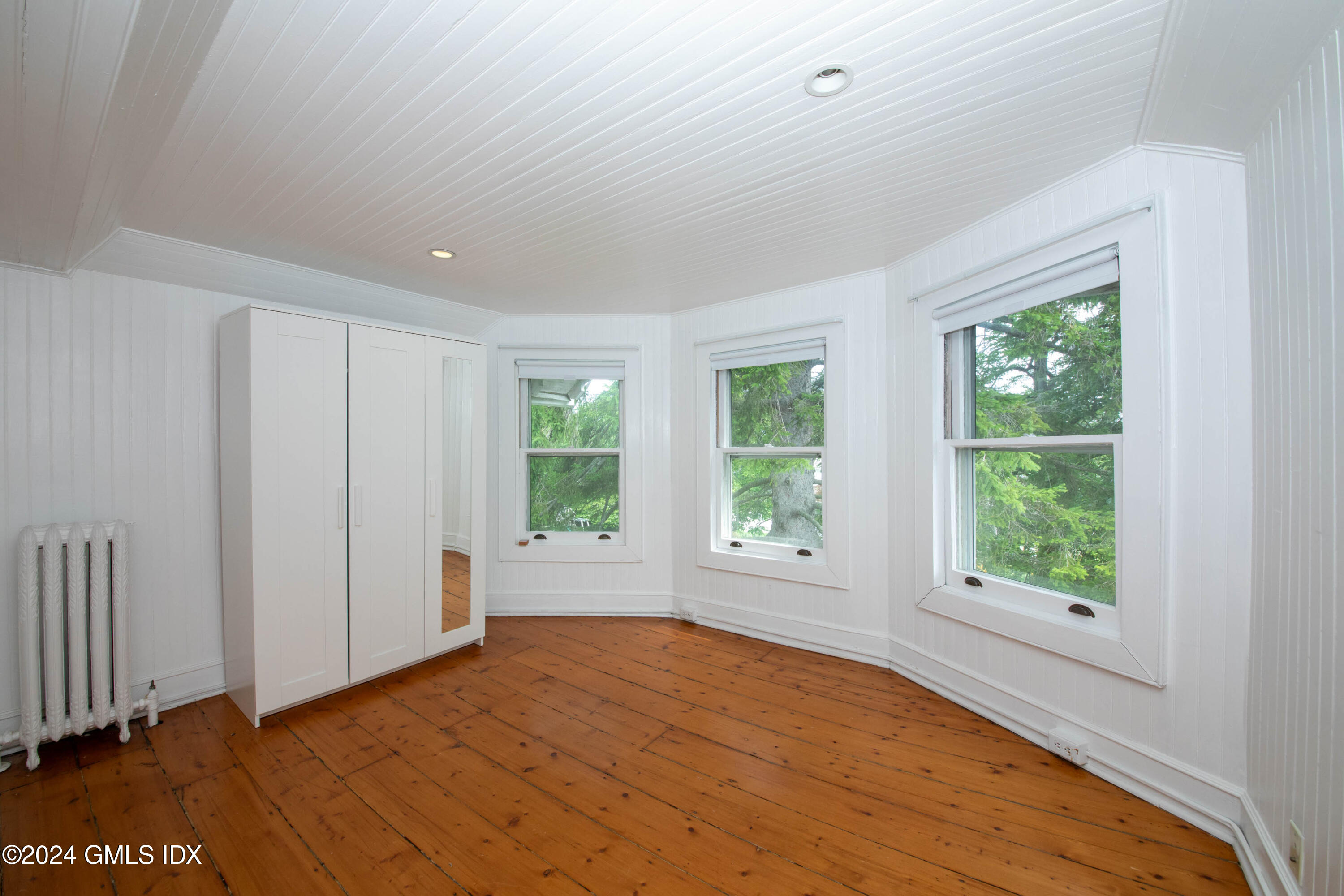 41 BYRAM SHORE Road, Upper Level