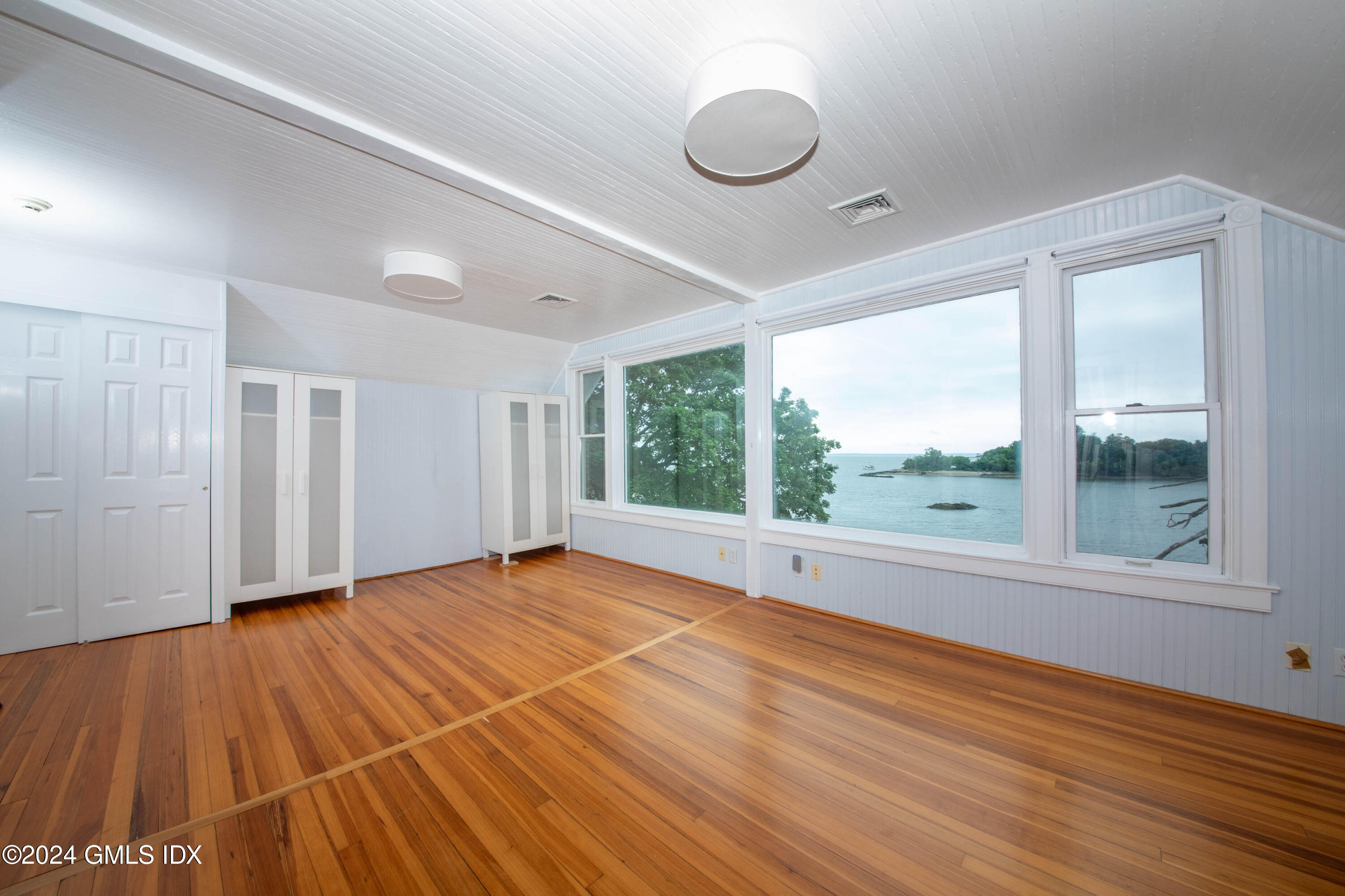 41 BYRAM SHORE Road, Upper Level