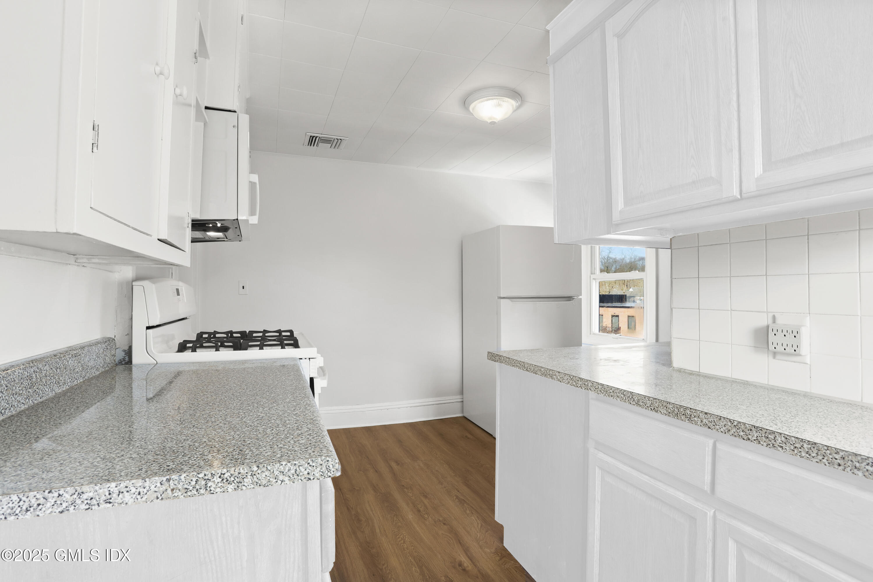 36 Glenville Street, 3