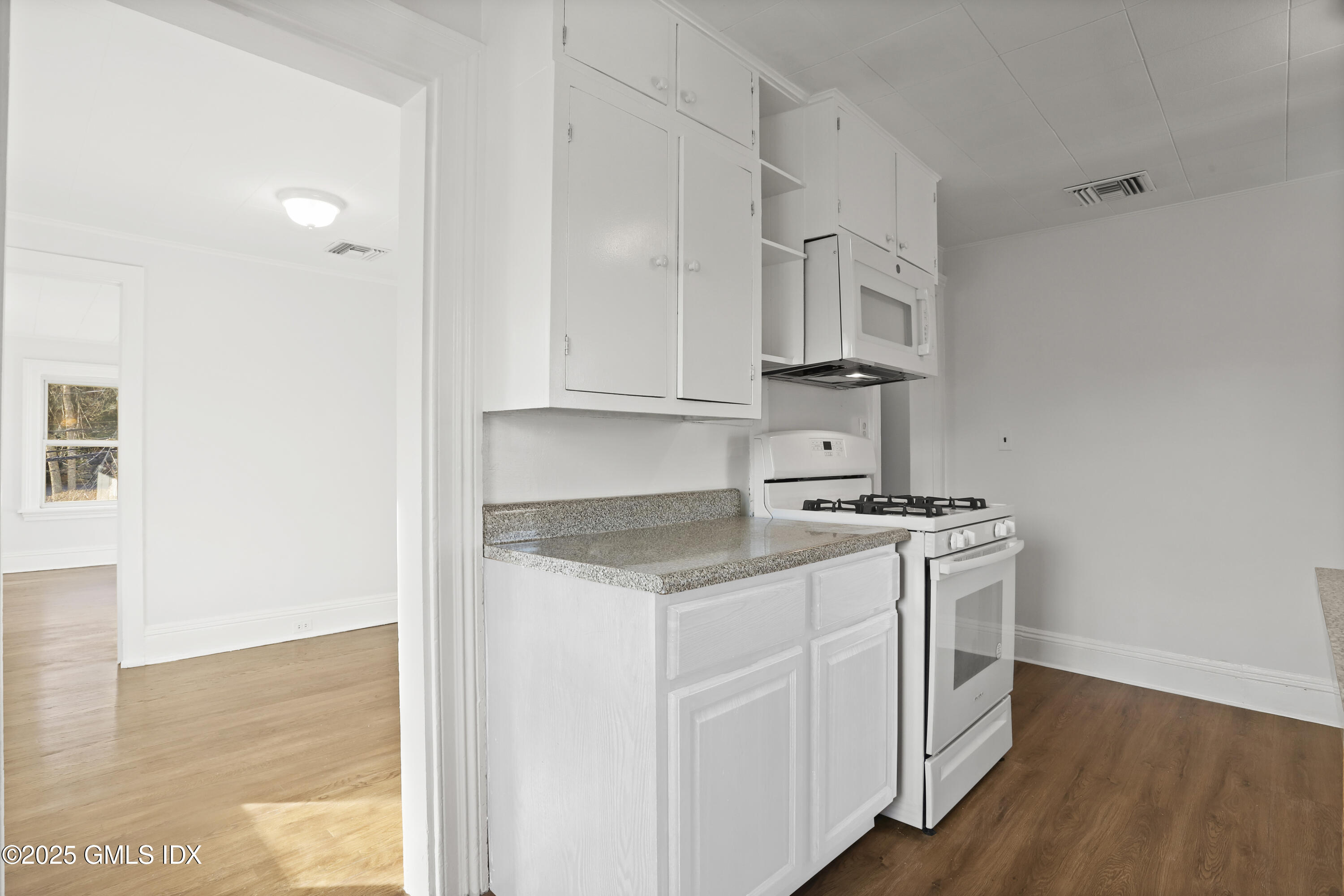 36 Glenville Street, 3