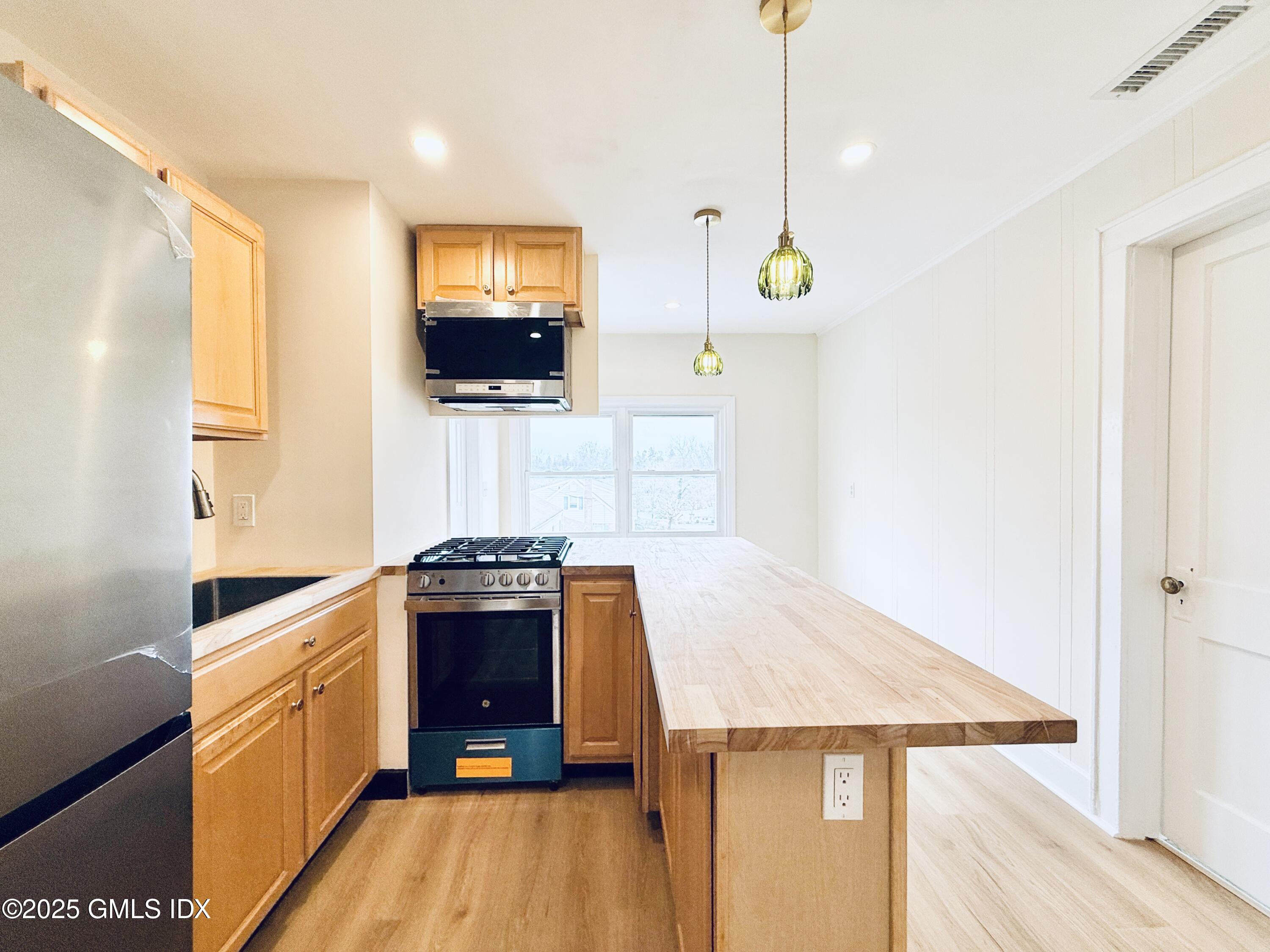237 HAMILTON Avenue, 2nd Floor