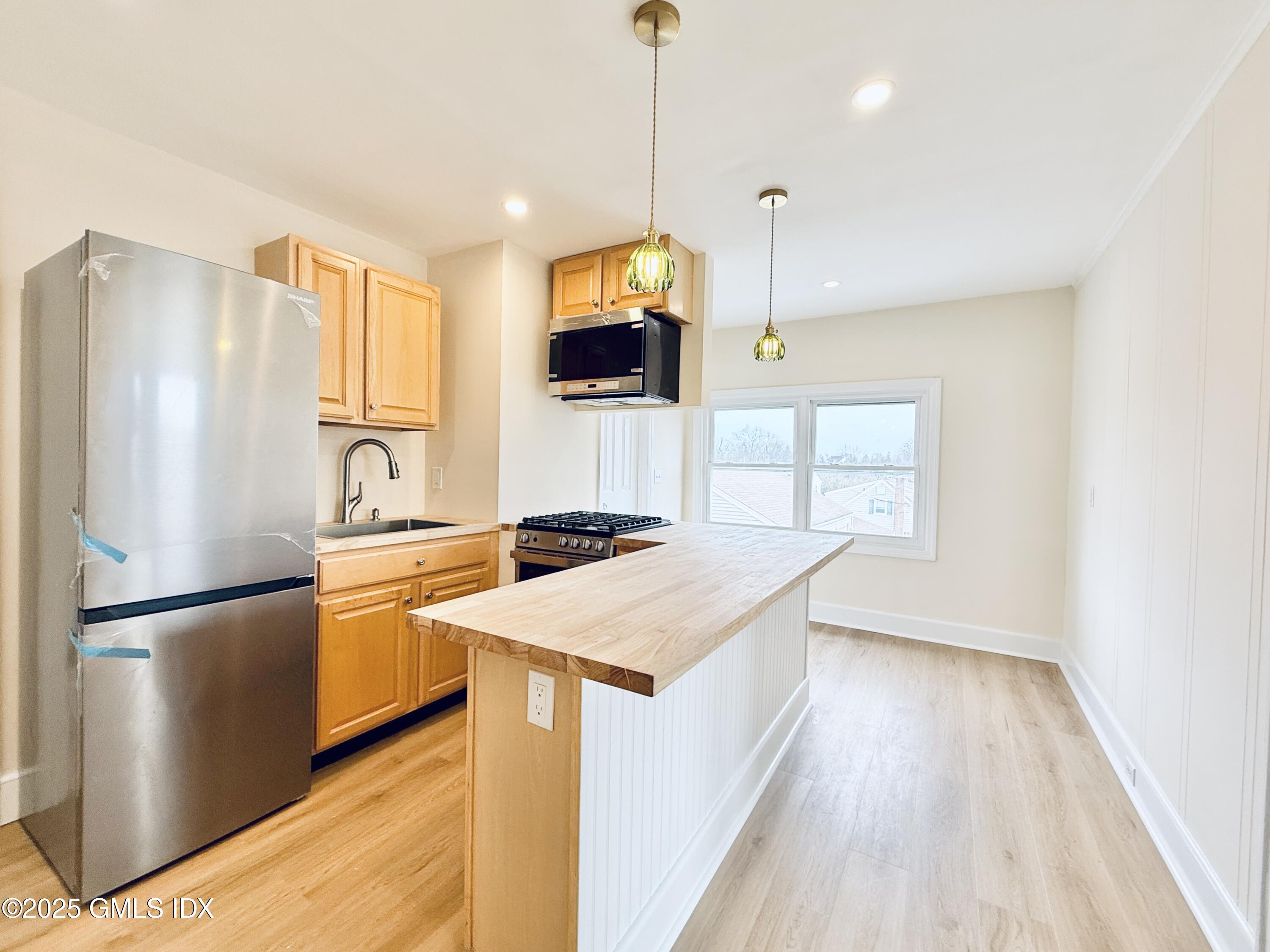 237 HAMILTON Avenue, 2nd Floor
