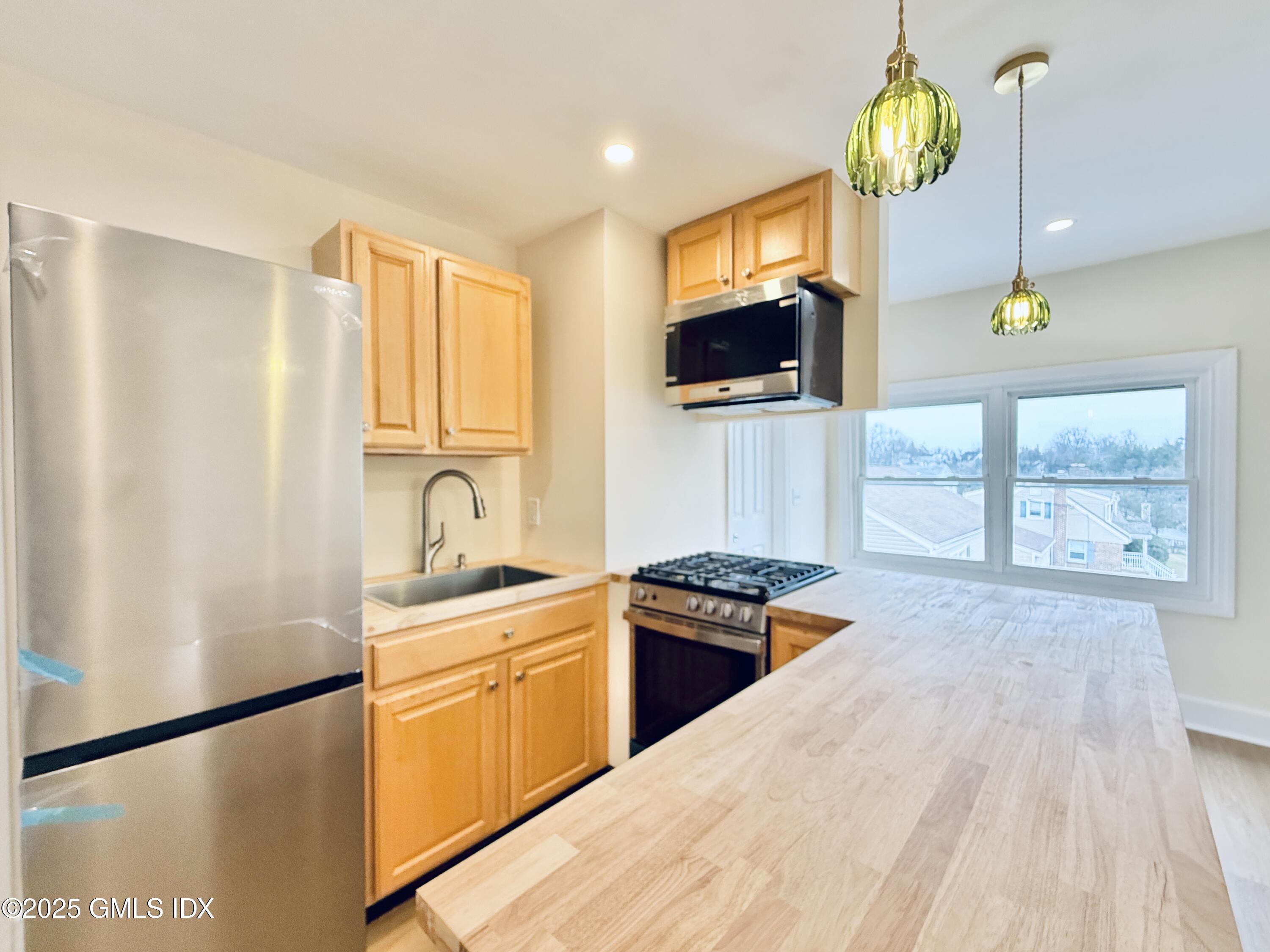 237 HAMILTON Avenue, 2nd Floor