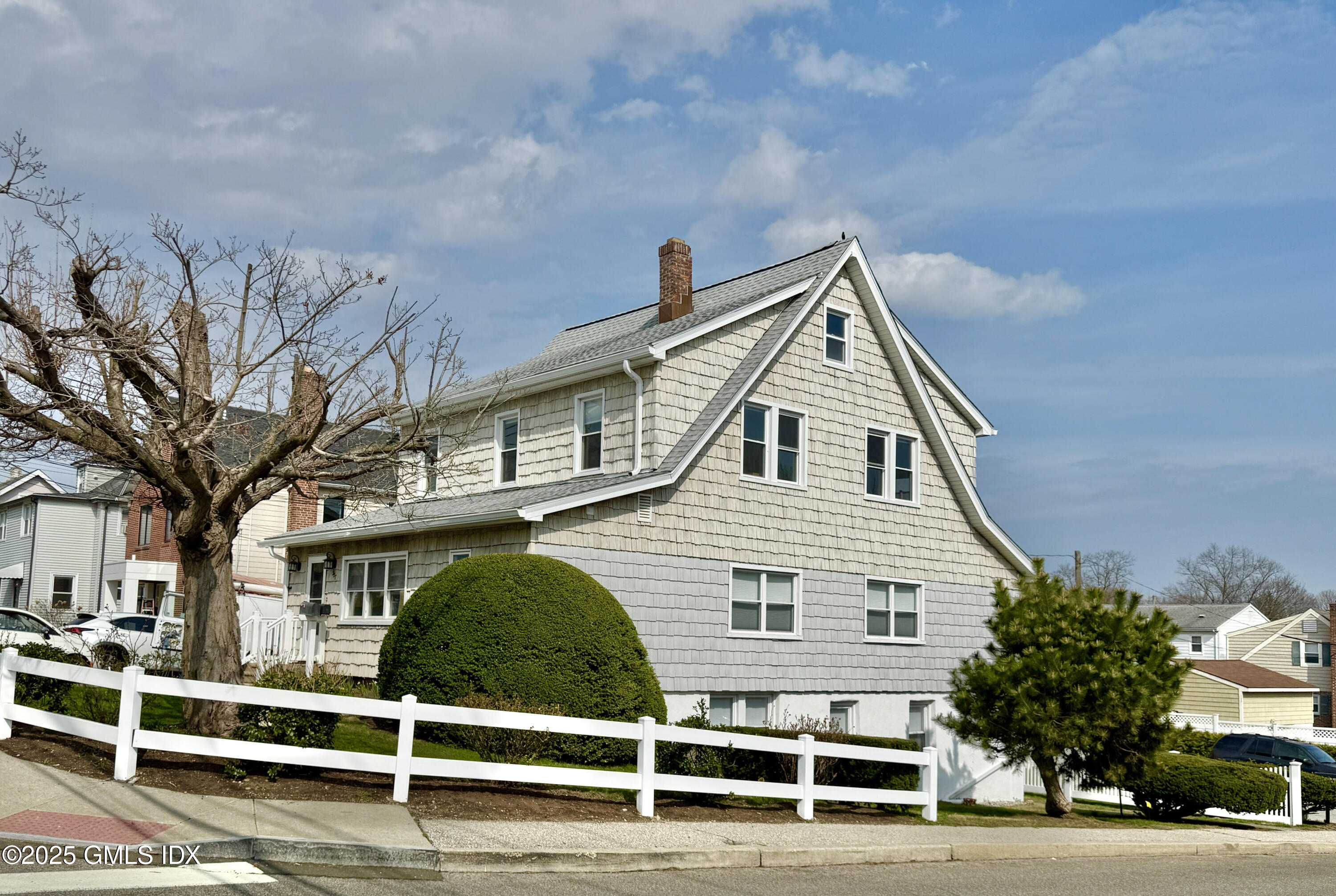 237 HAMILTON Avenue, 2nd Floor