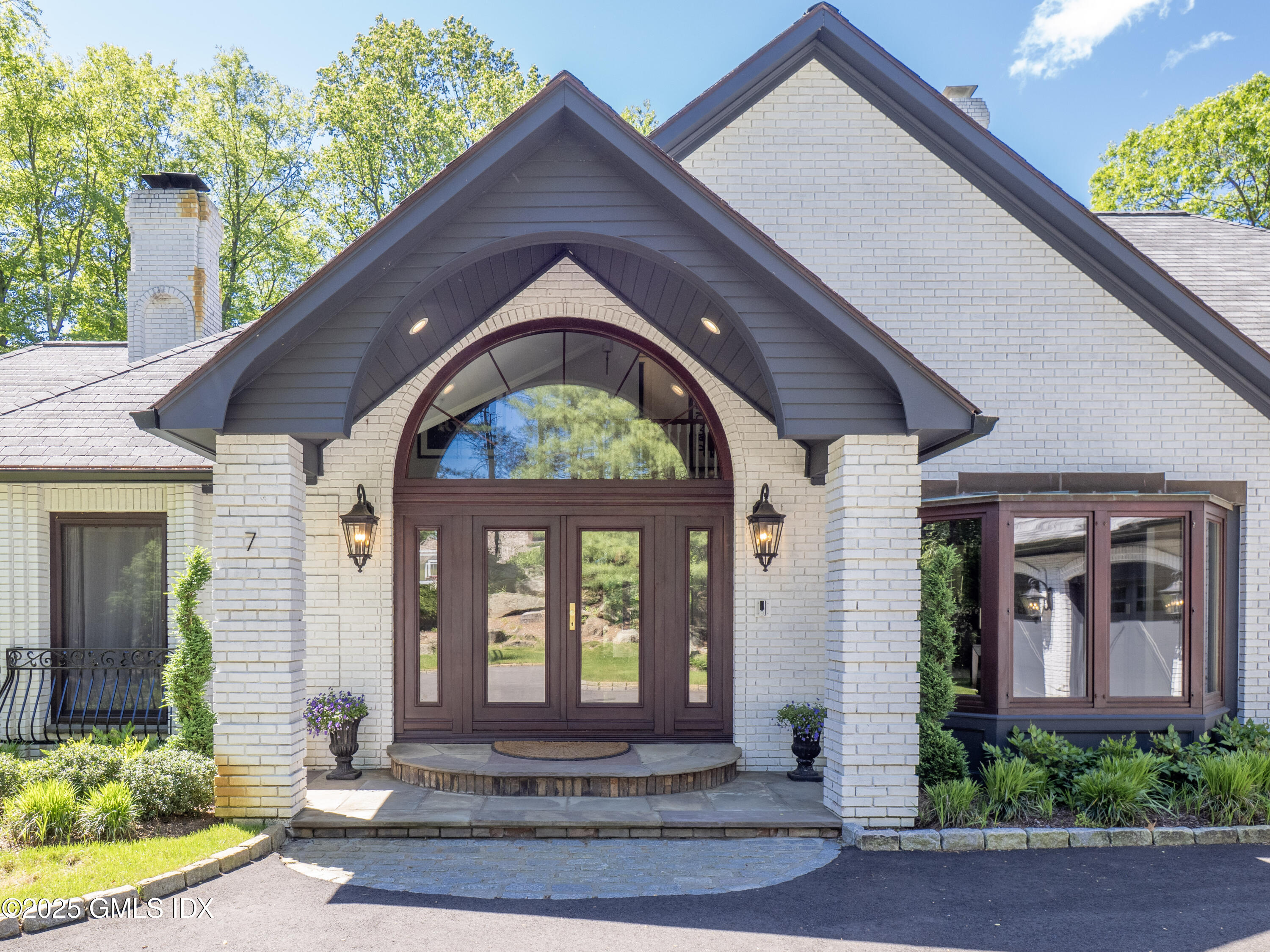 7 MOUNTAIN LAUREL Drive