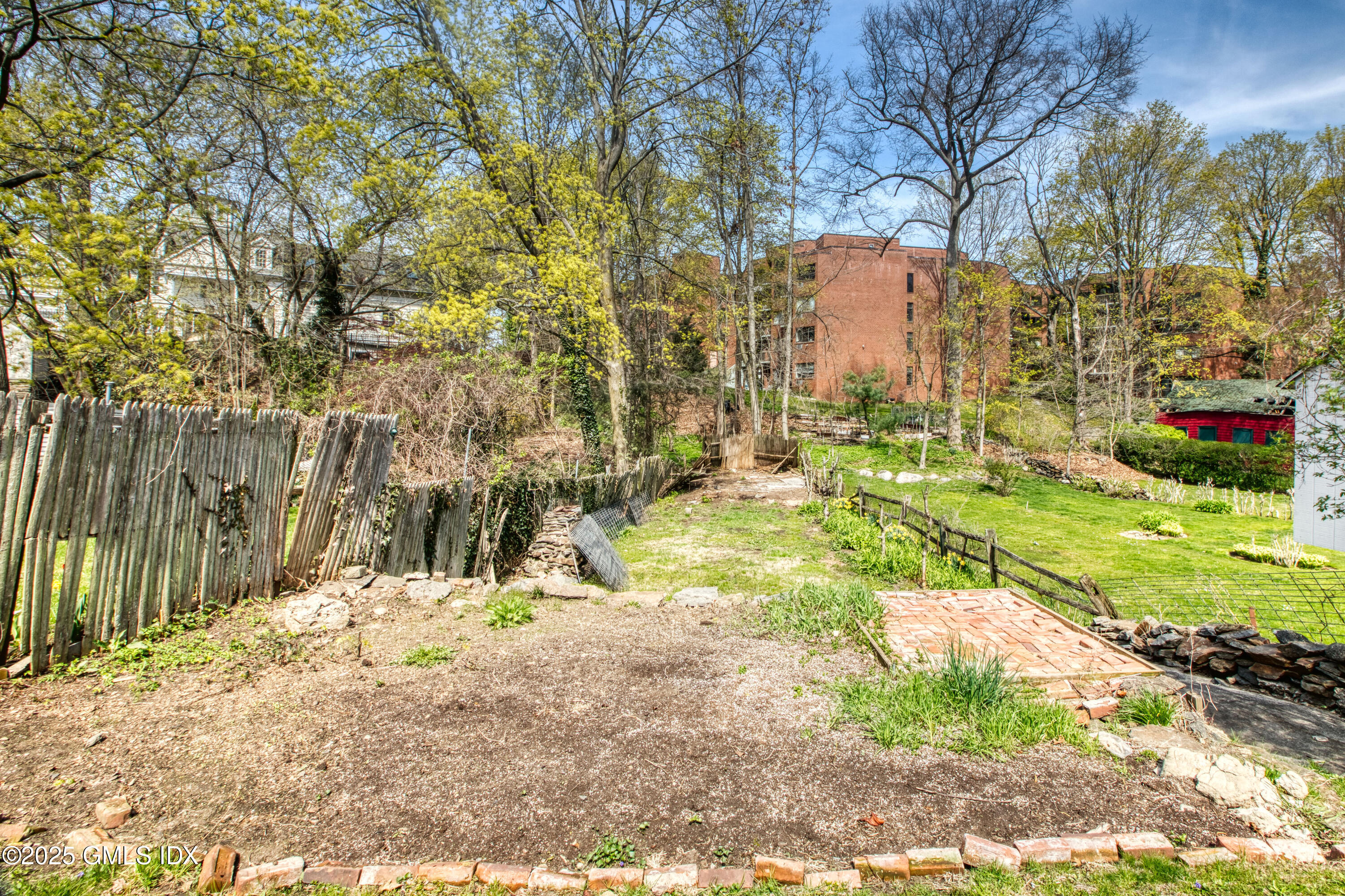 52 Locust Street