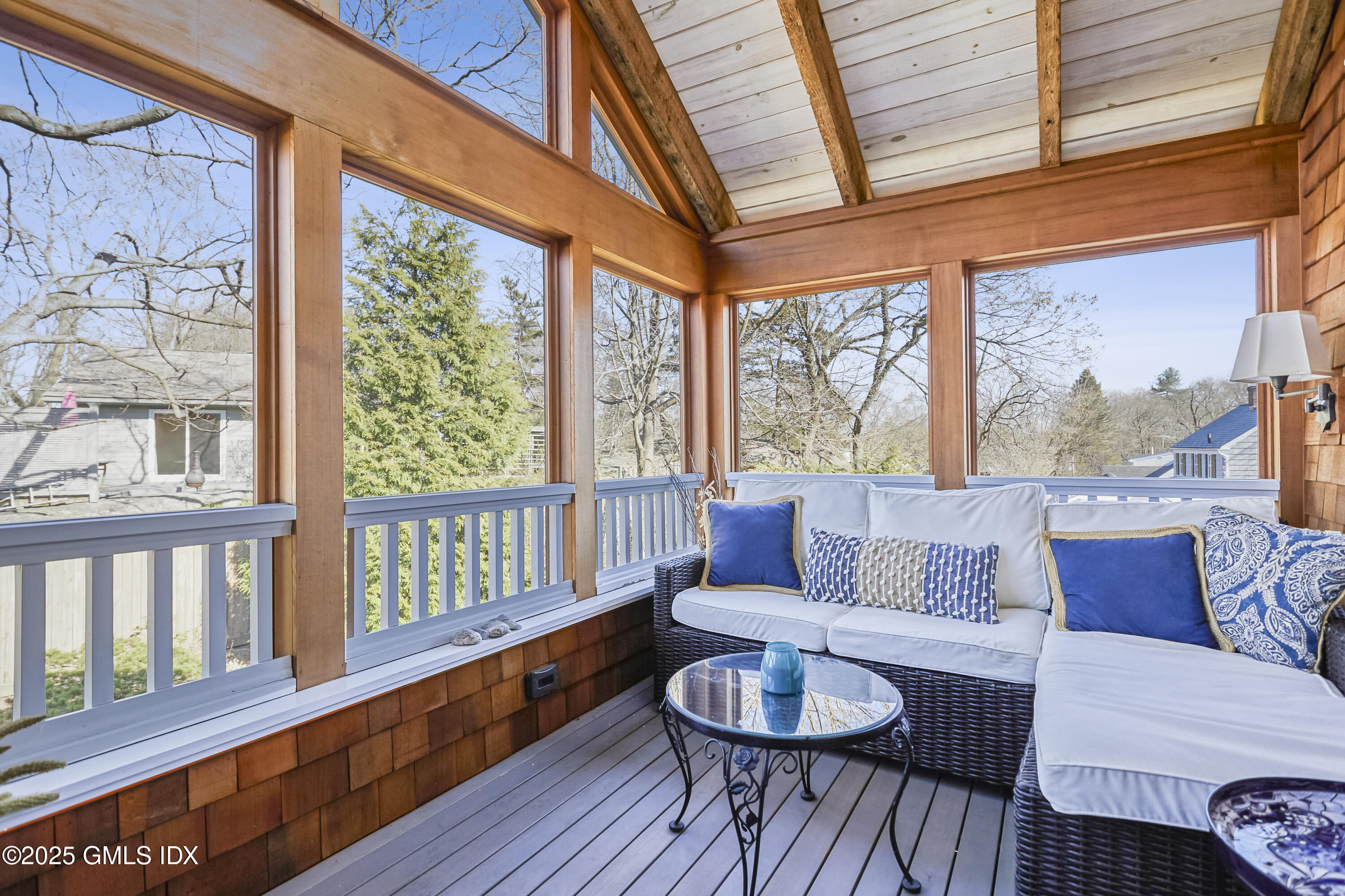 52 SOUND BEACH Avenue