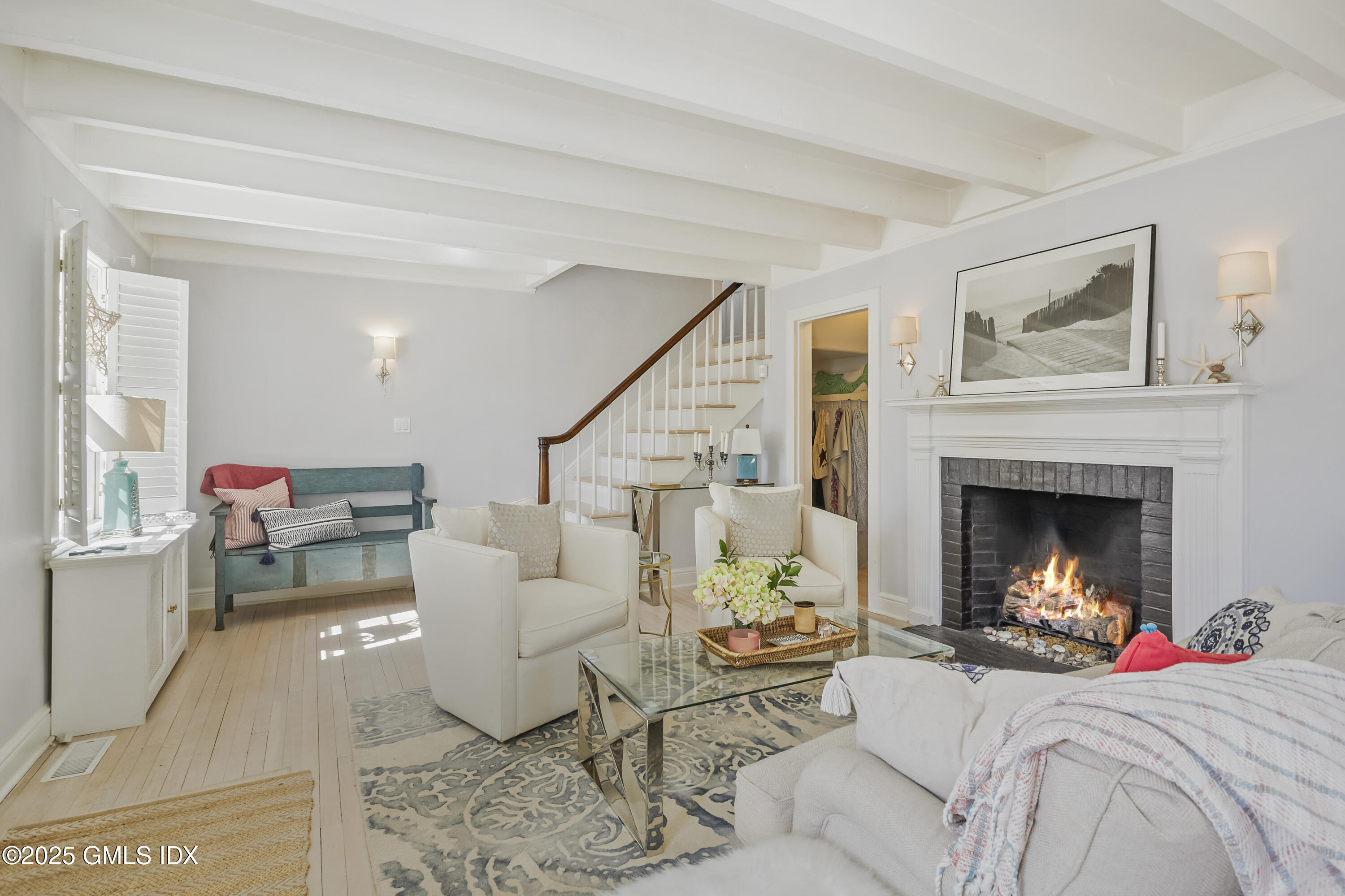 52 SOUND BEACH Avenue