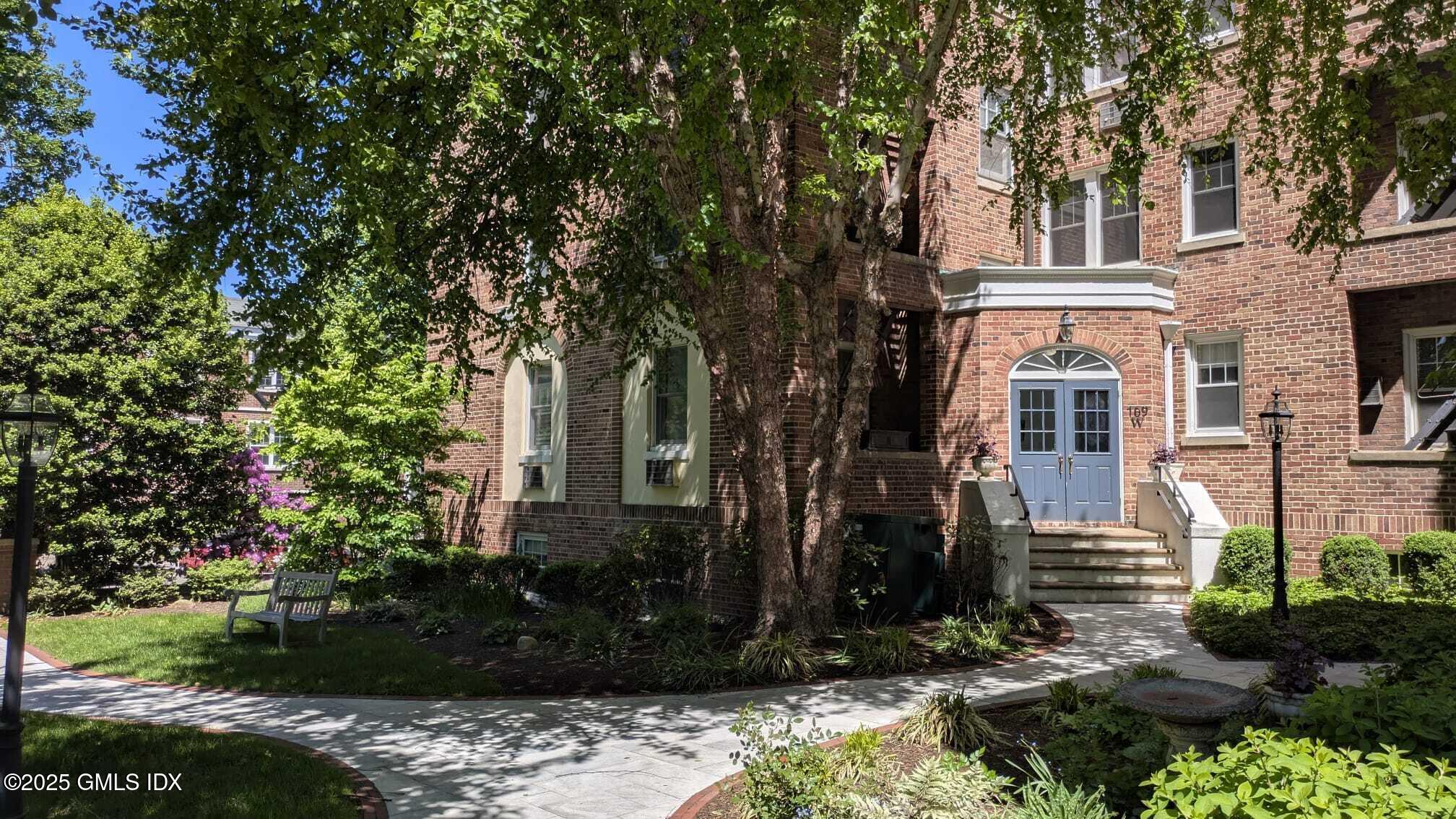 169 MASON Street, 4D