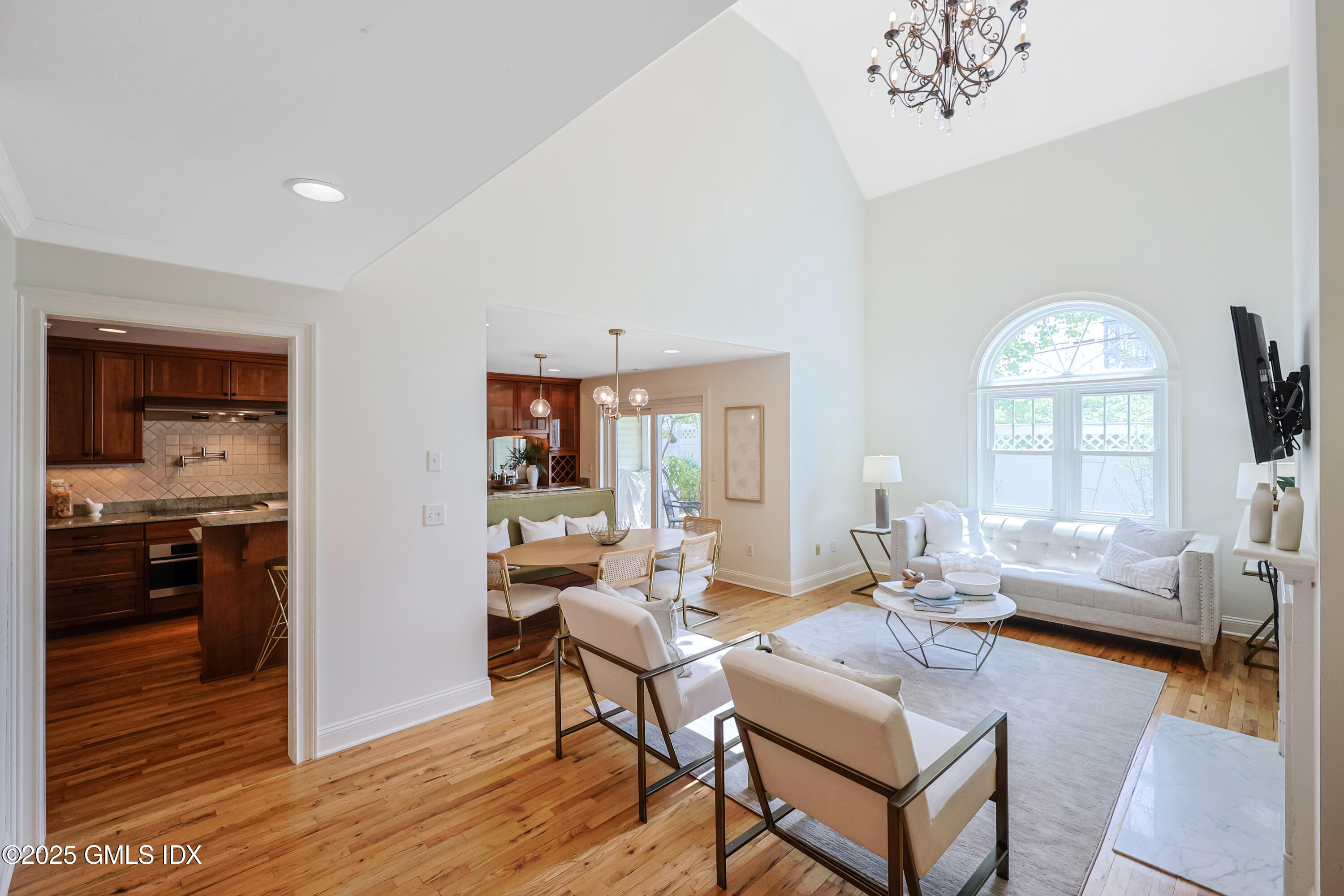 51 Forest Avenue, 98