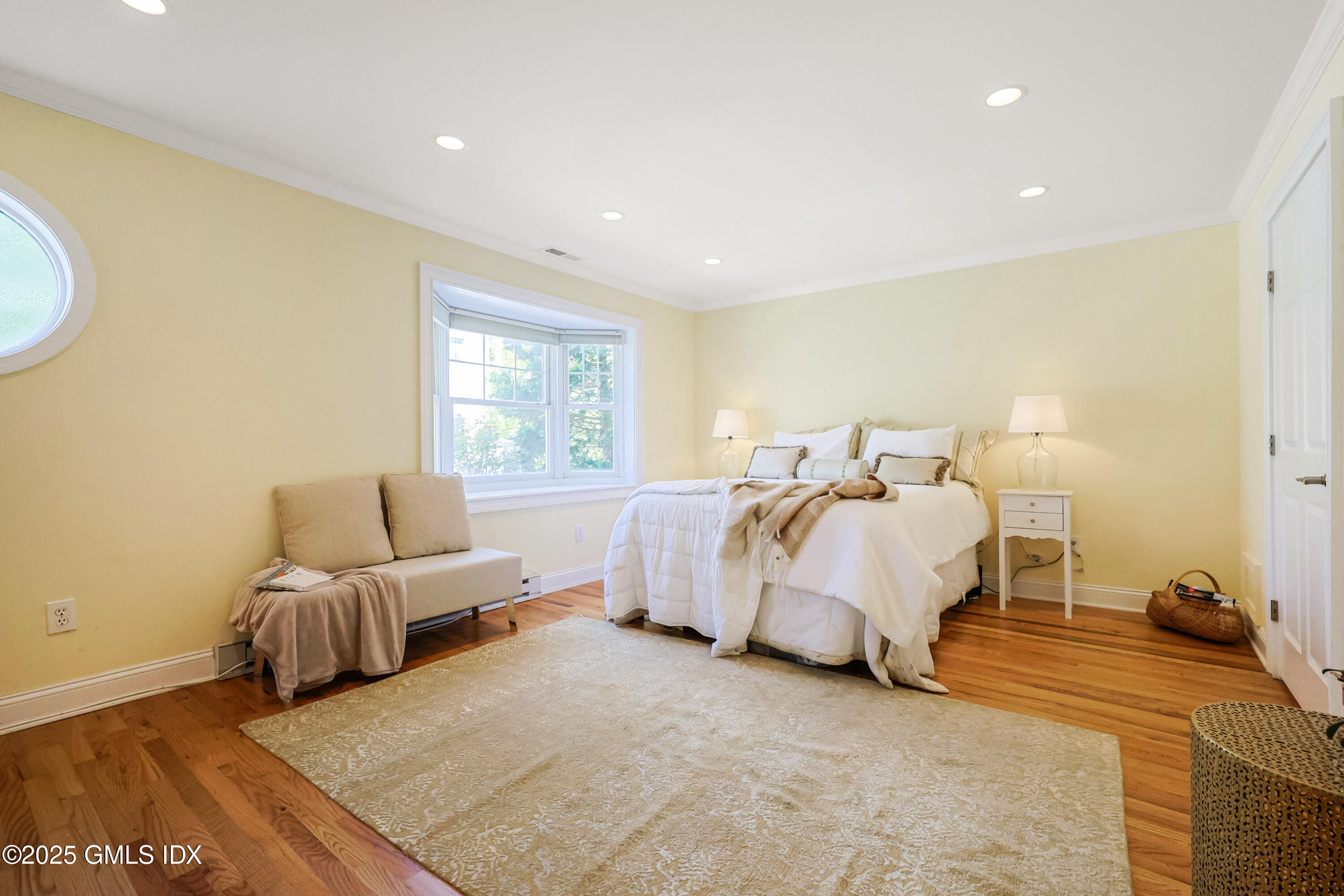 51 Forest Avenue, 98