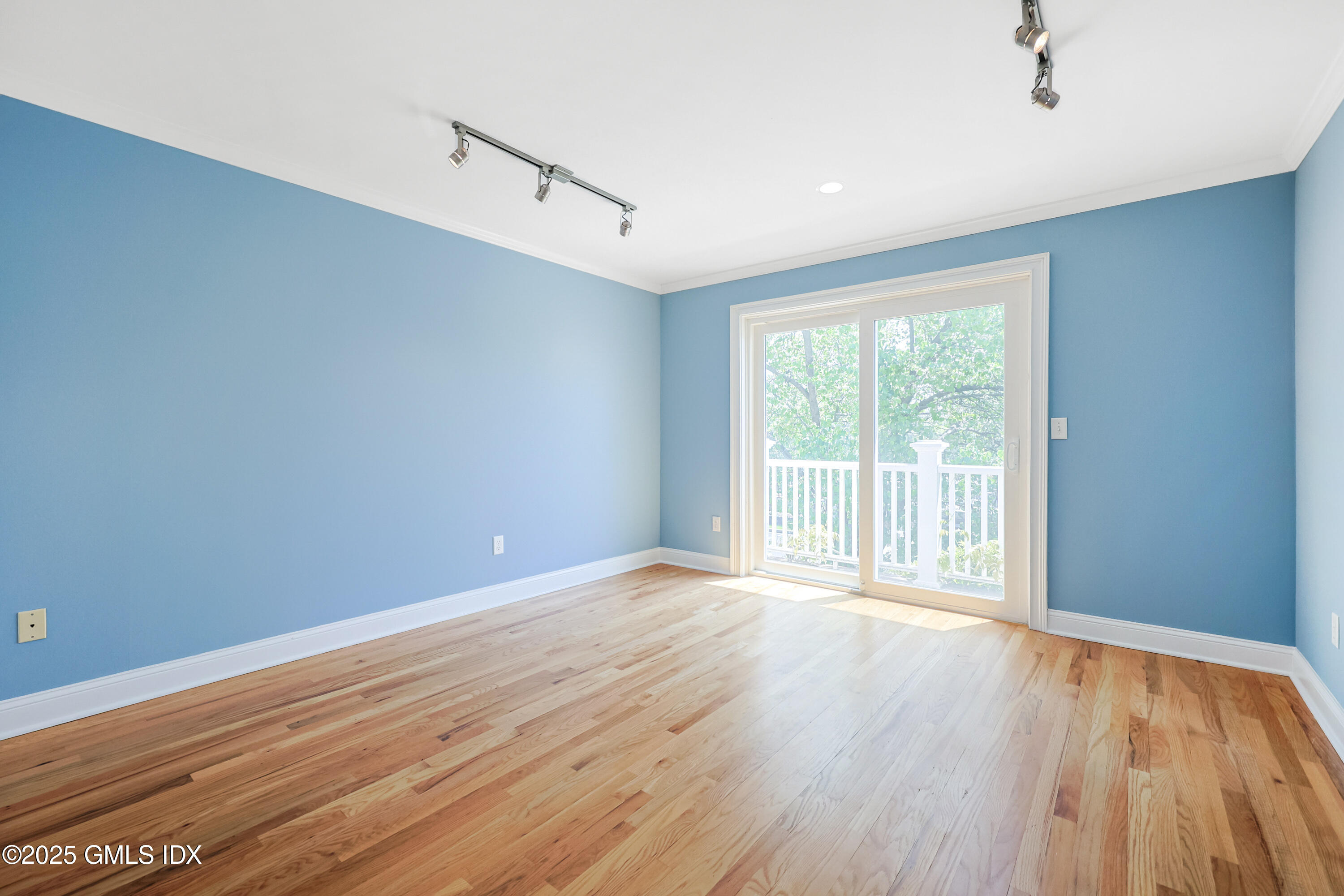 51 Forest Avenue, 98