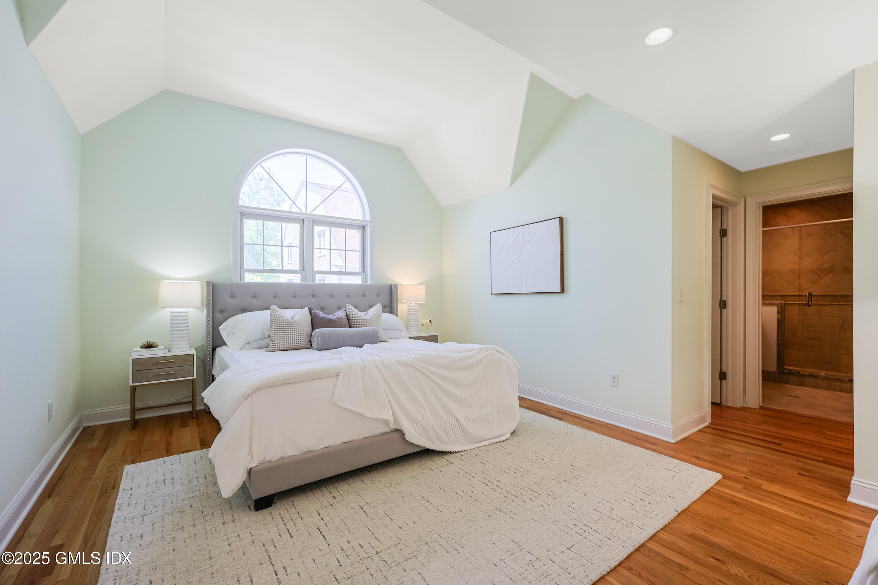 51 Forest Avenue, 98