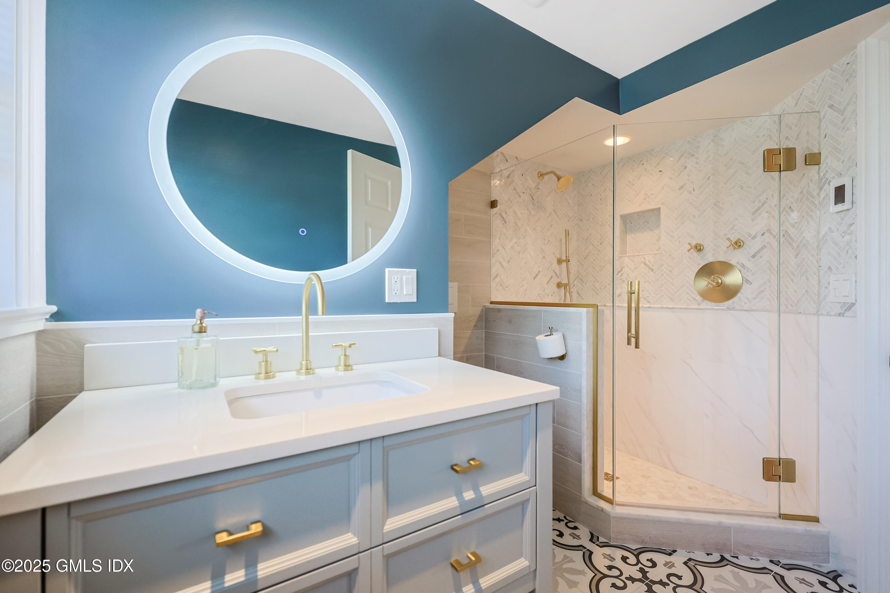 51 Forest Avenue, 98