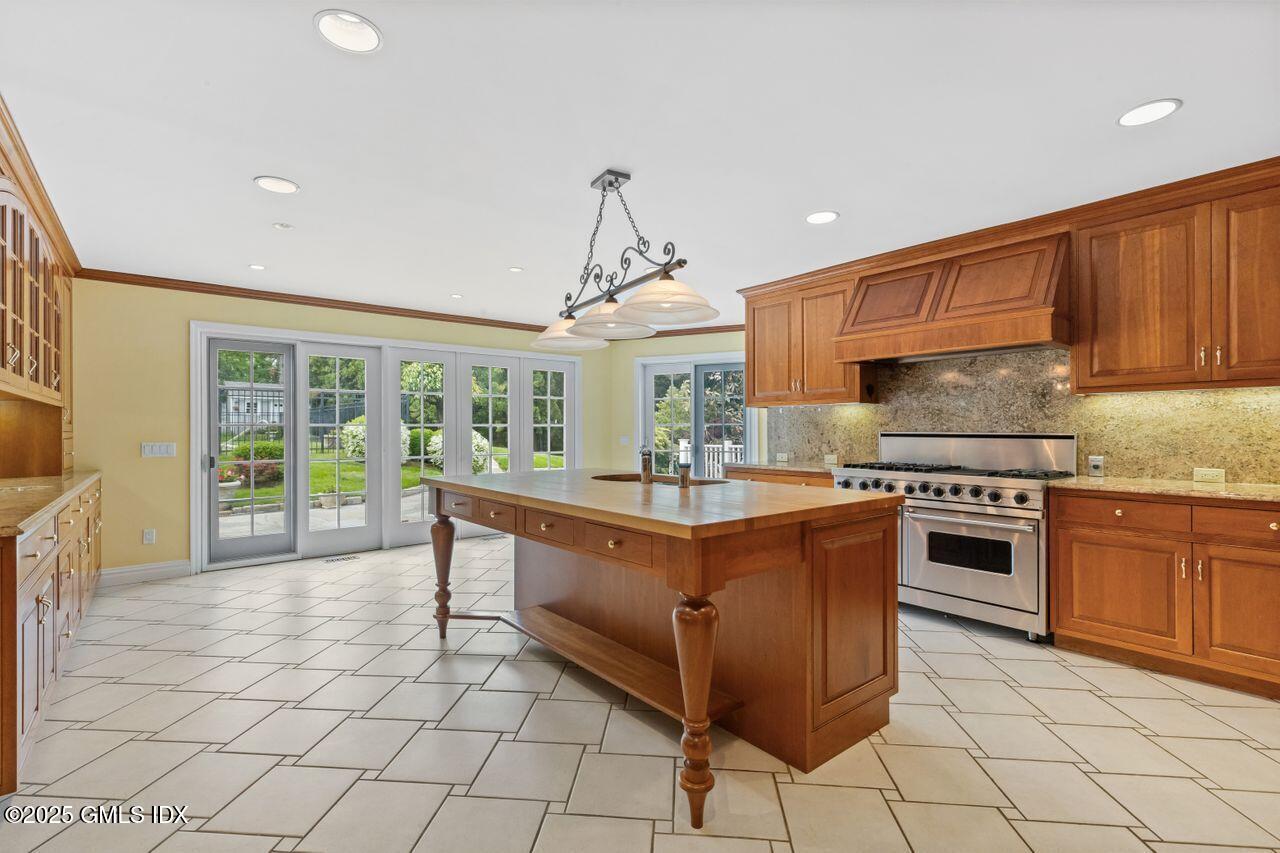 24 Lawrence Hill Road