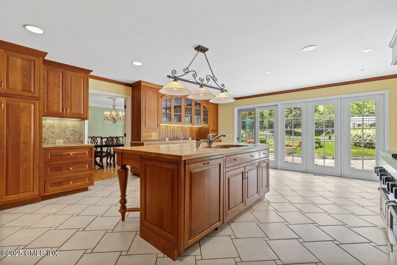 24 Lawrence Hill Road