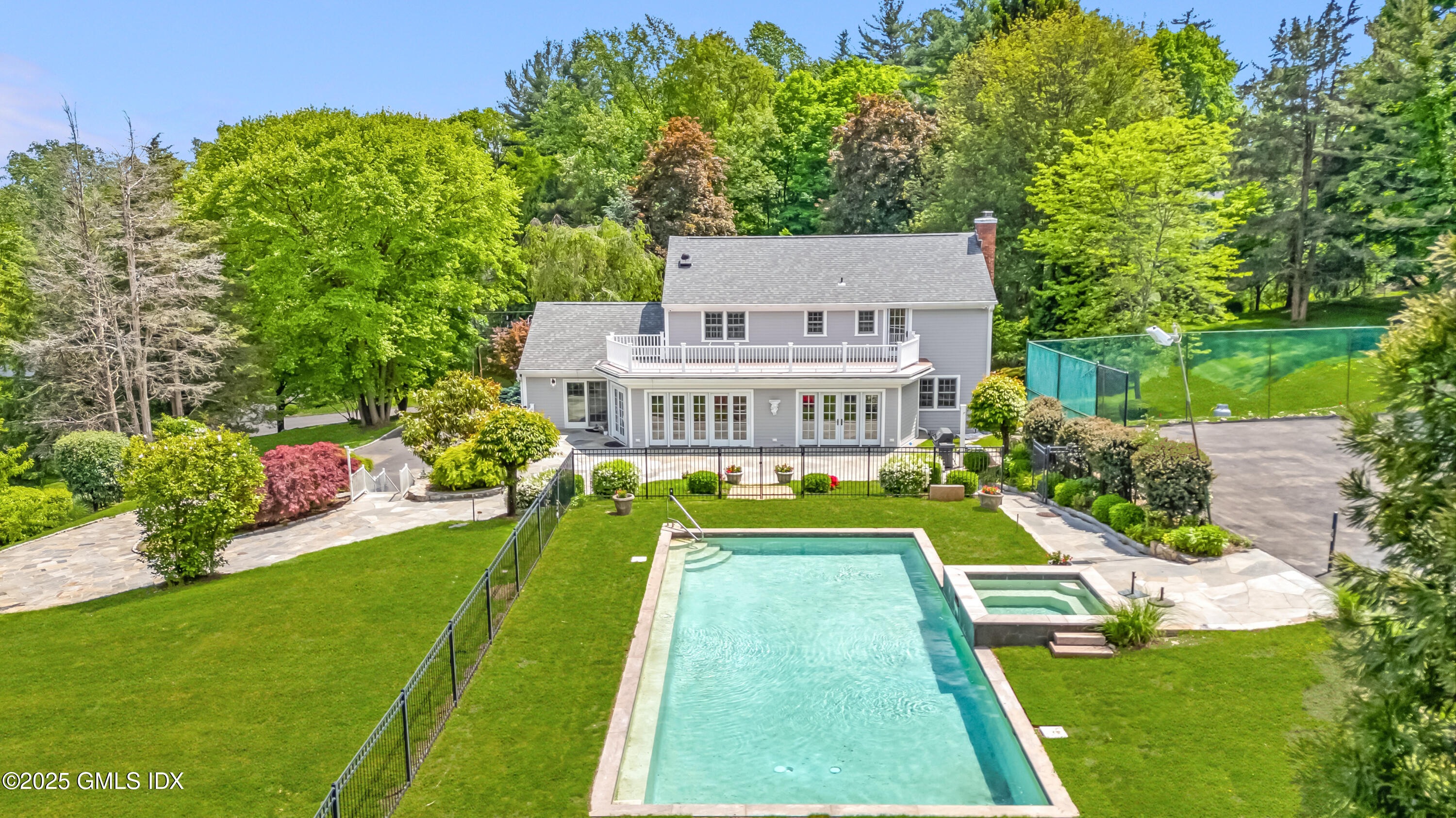 24 Lawrence Hill Road