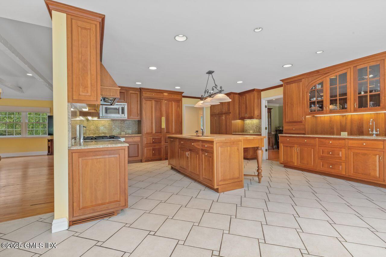 24 Lawrence Hill Road