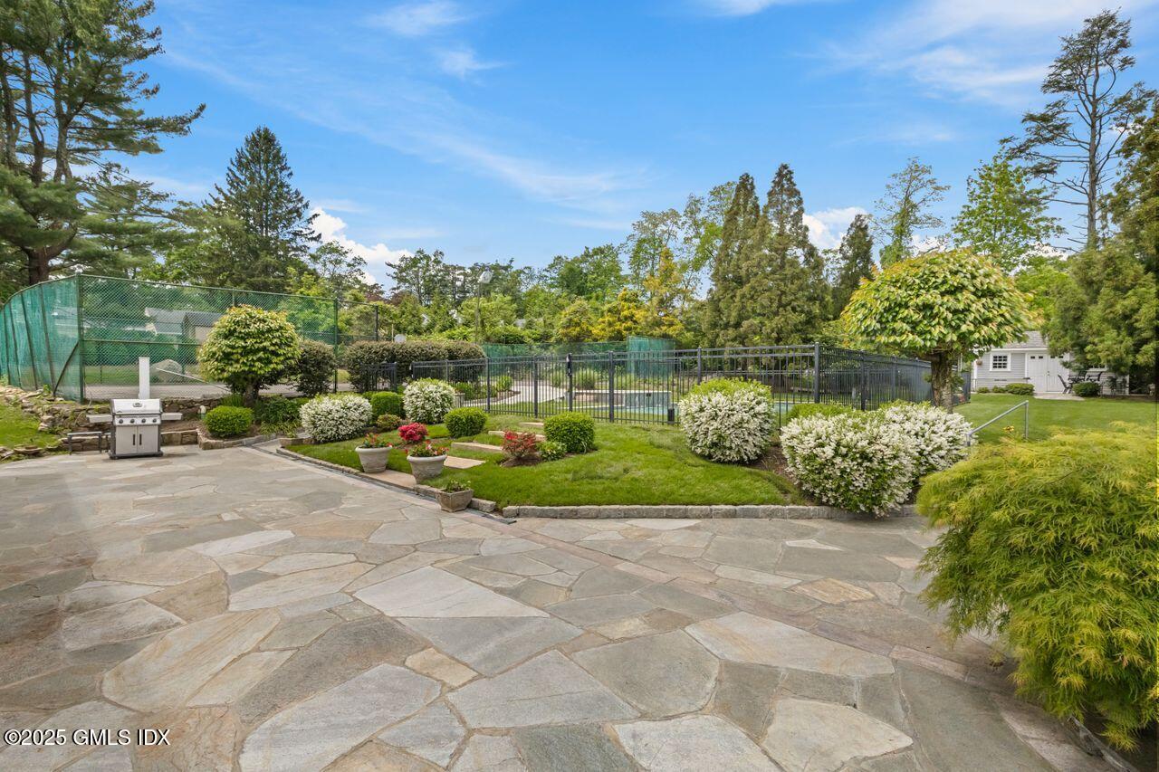 24 Lawrence Hill Road