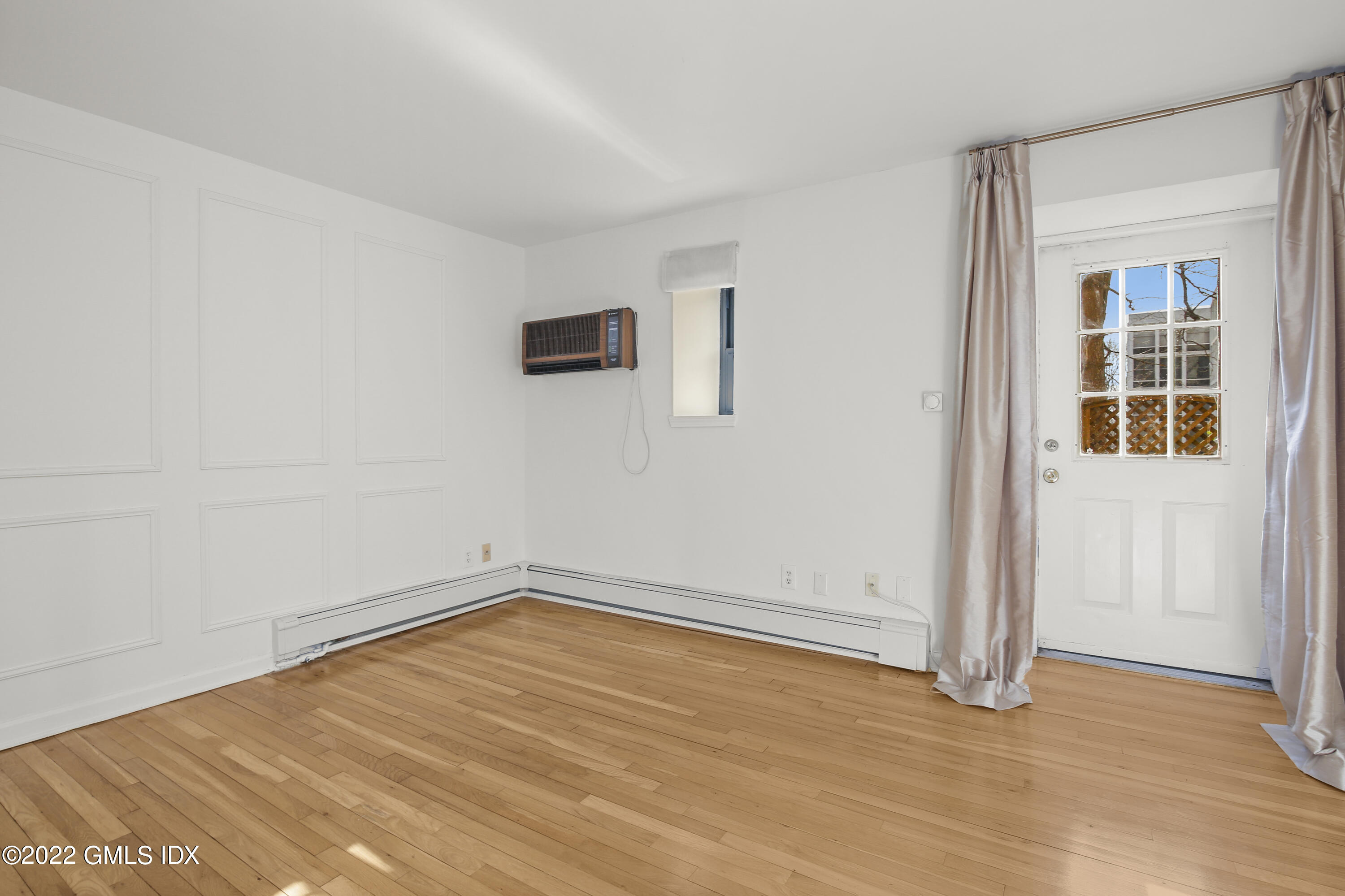 15 lafayette Court, 1B