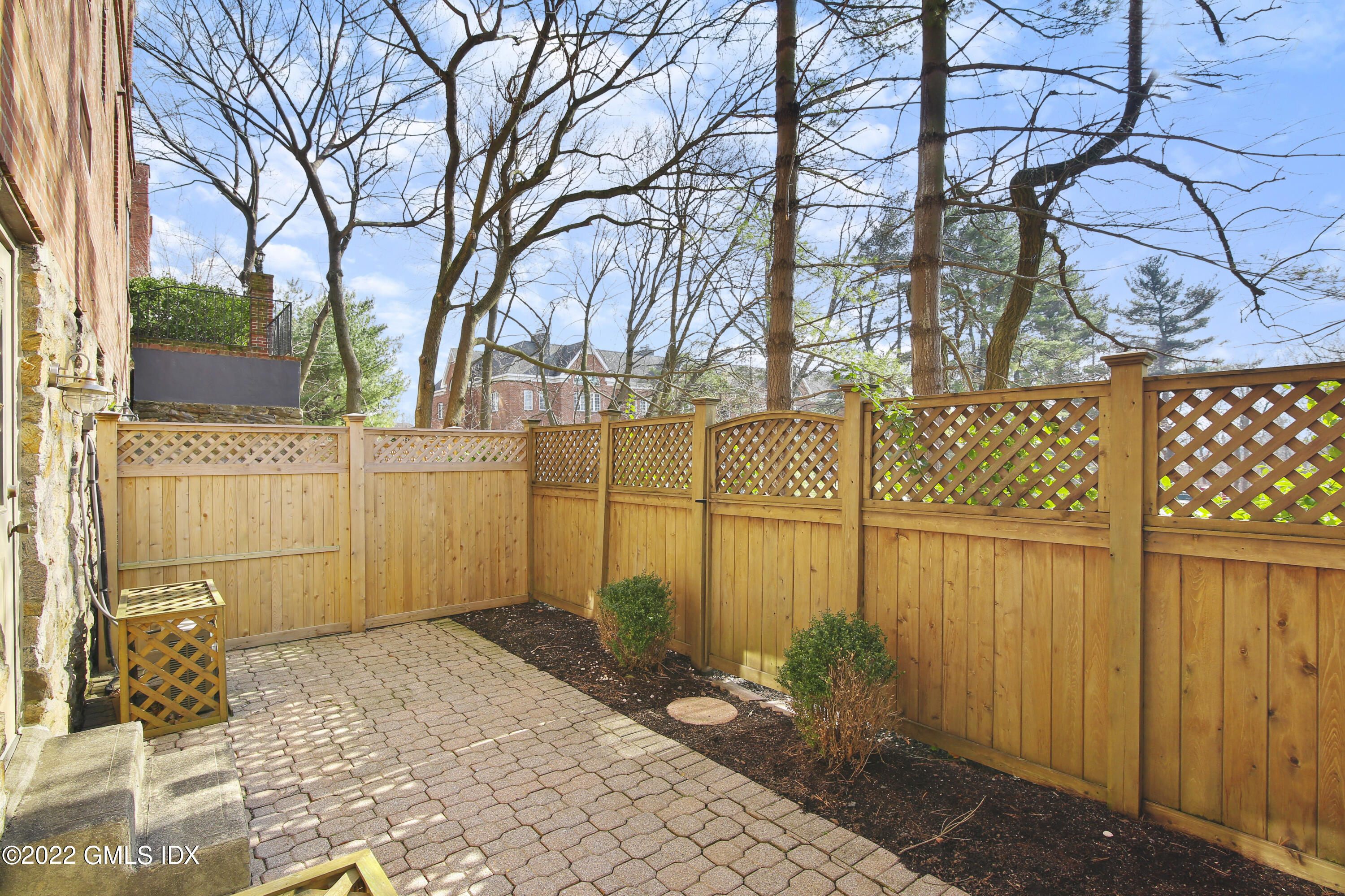 15 lafayette Court, 1B