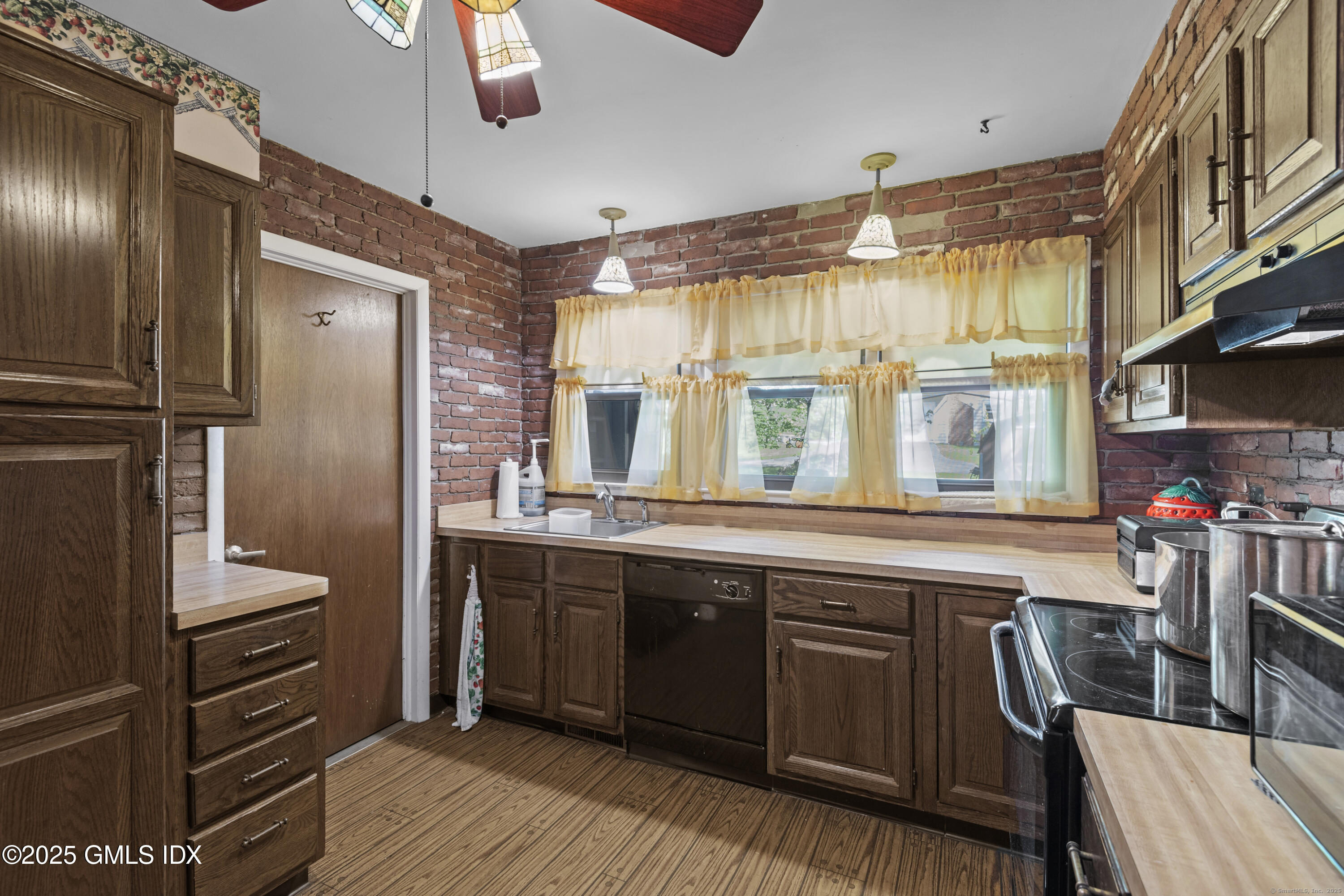 337 WOODBINE Road