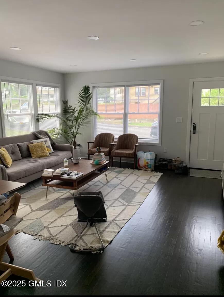 89 W View Street, First Fl.