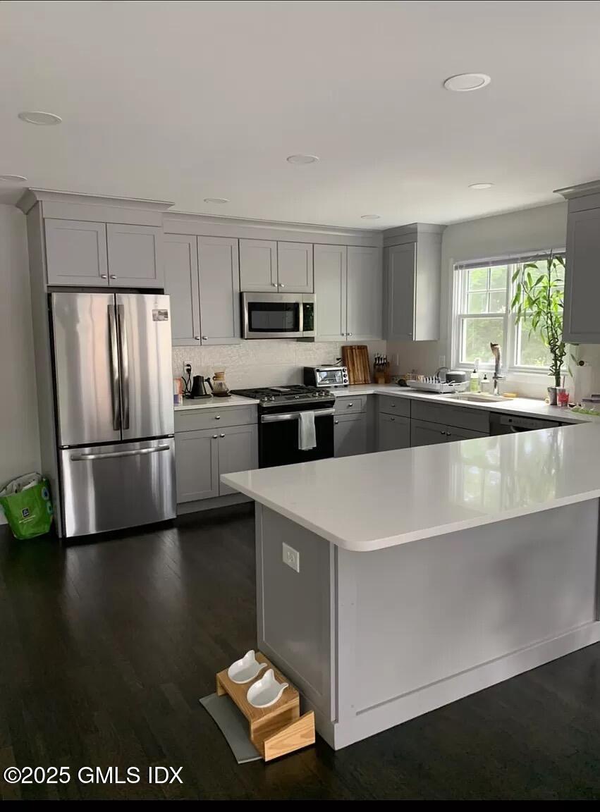 89 W View Street, First Fl.