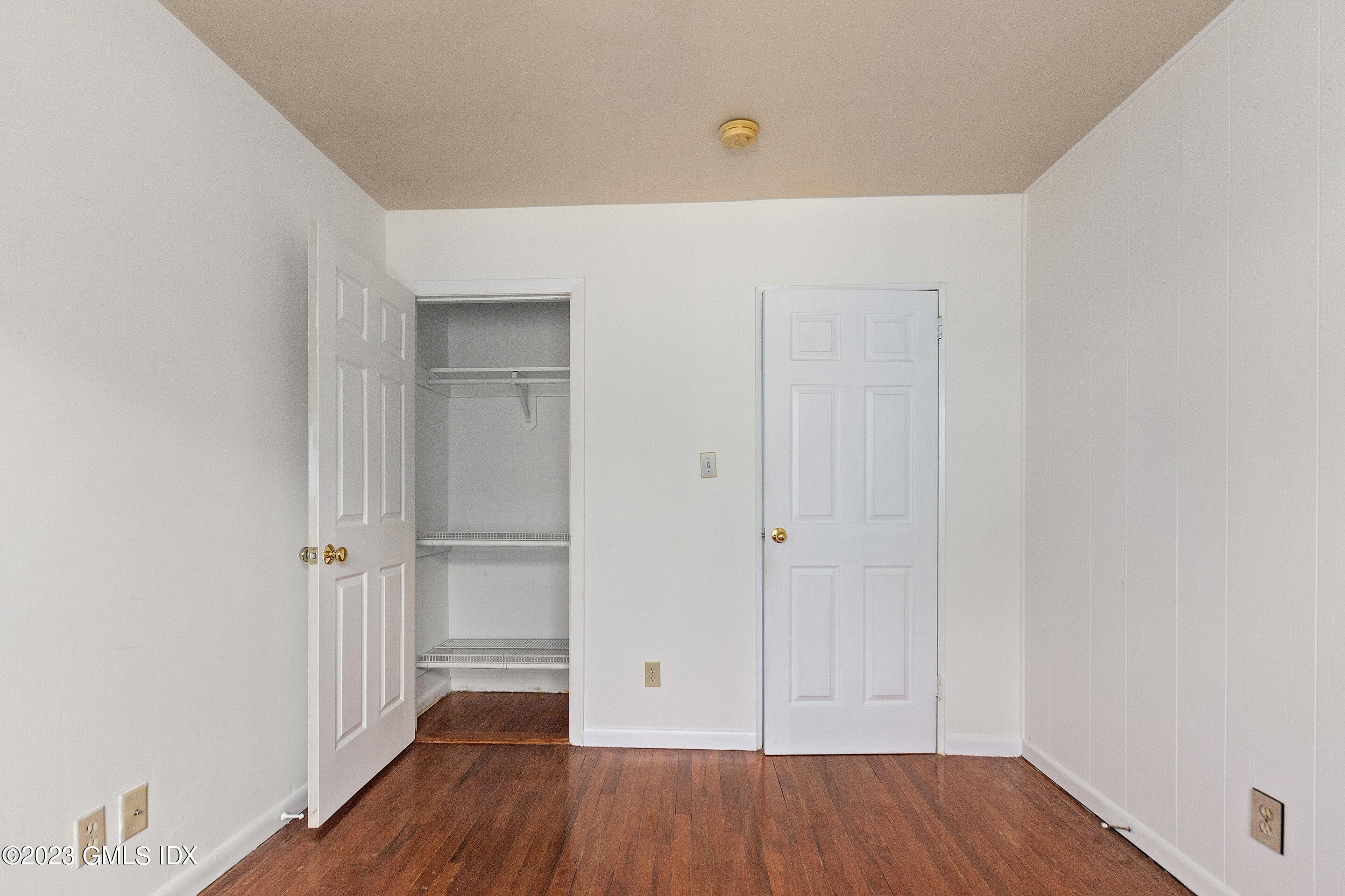 2 WALKER Court