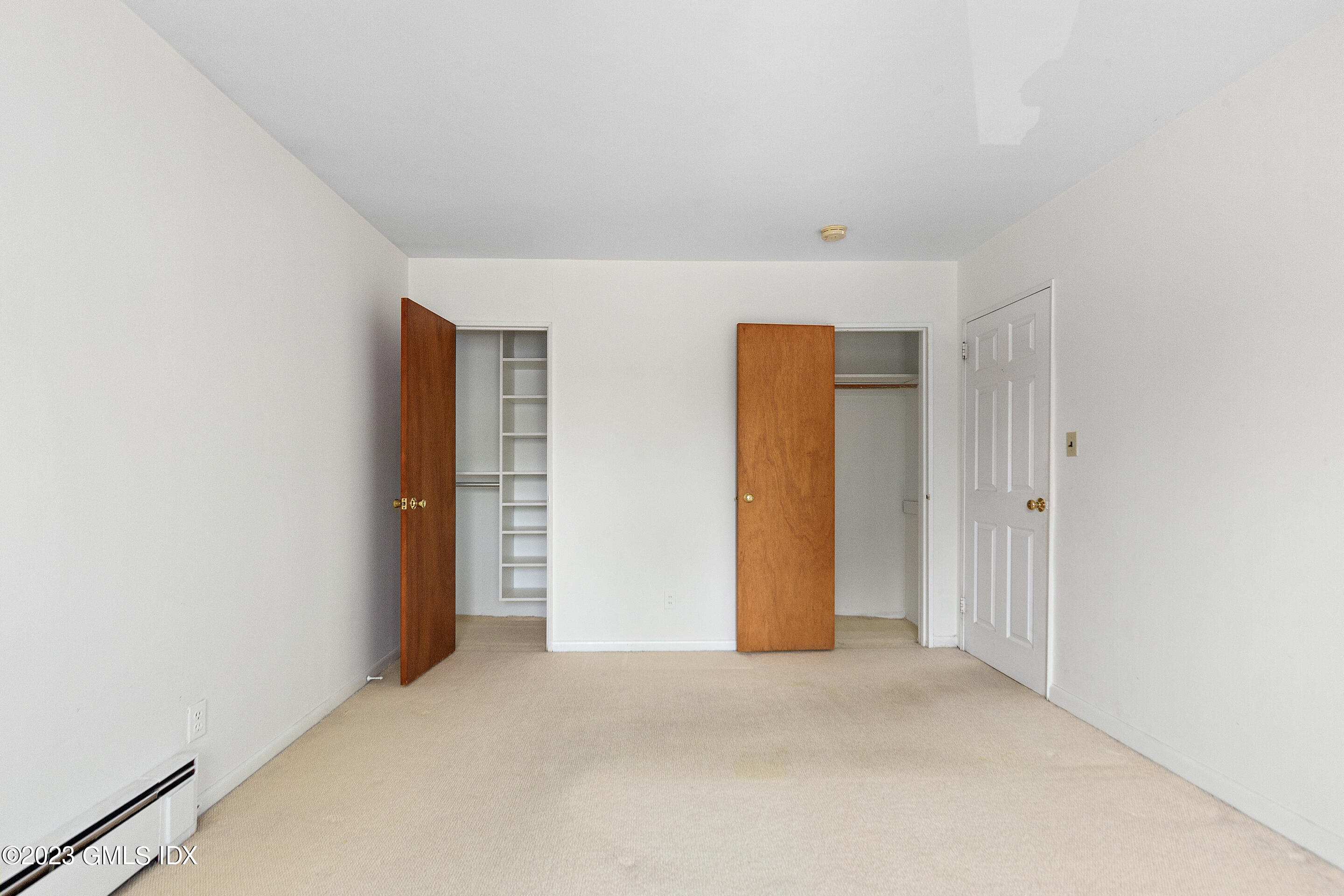 2 WALKER Court