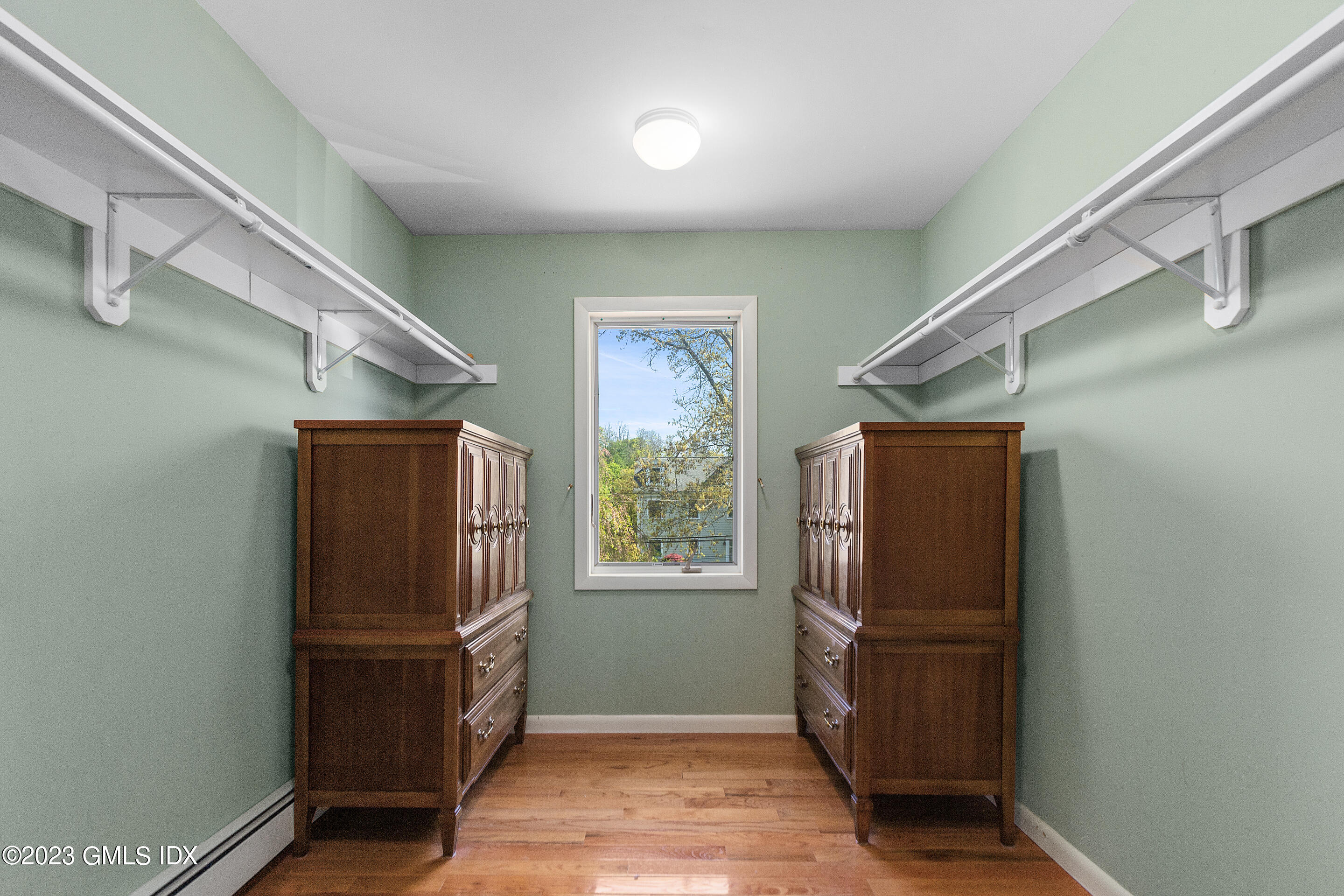 2 WALKER Court