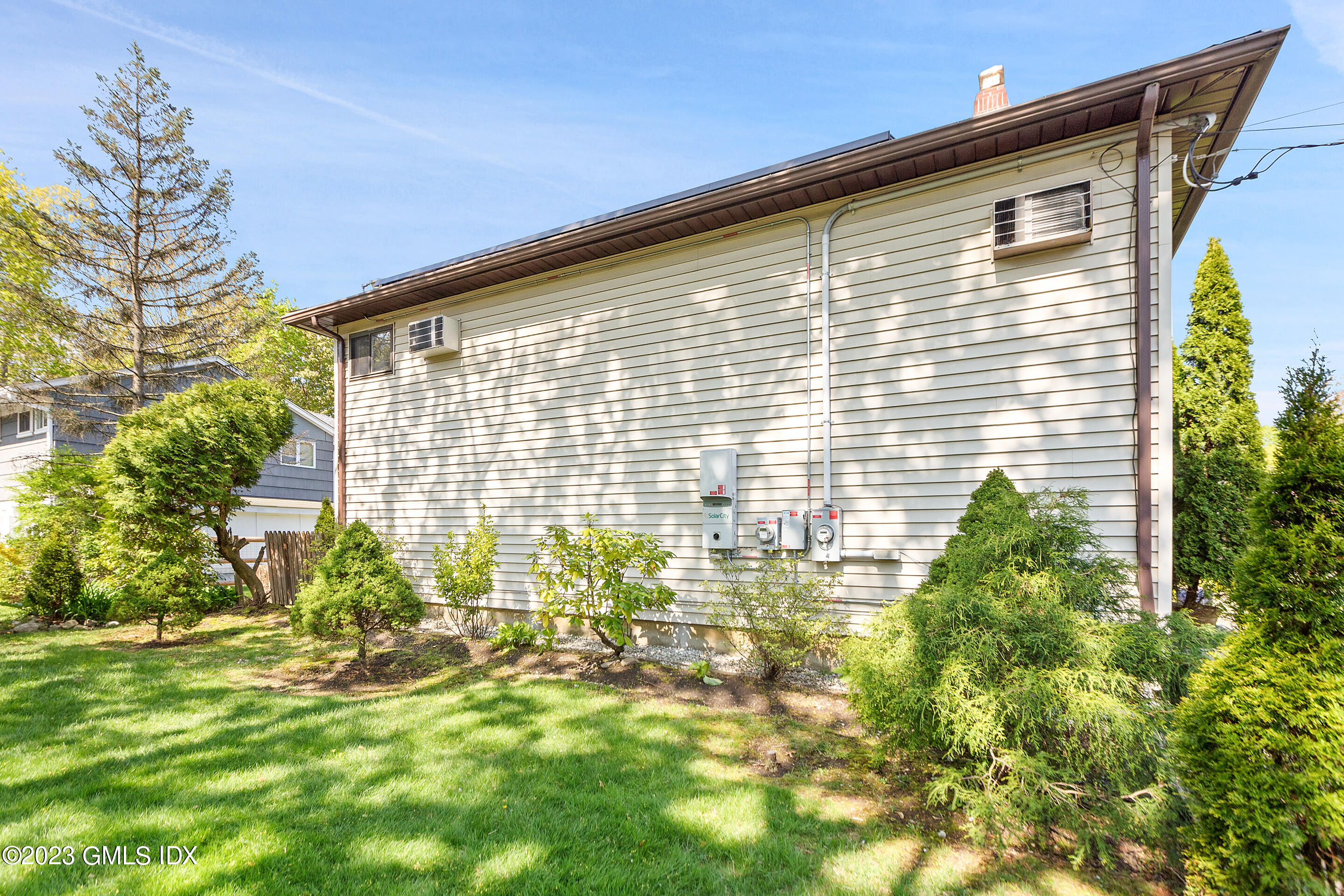 2 WALKER Court