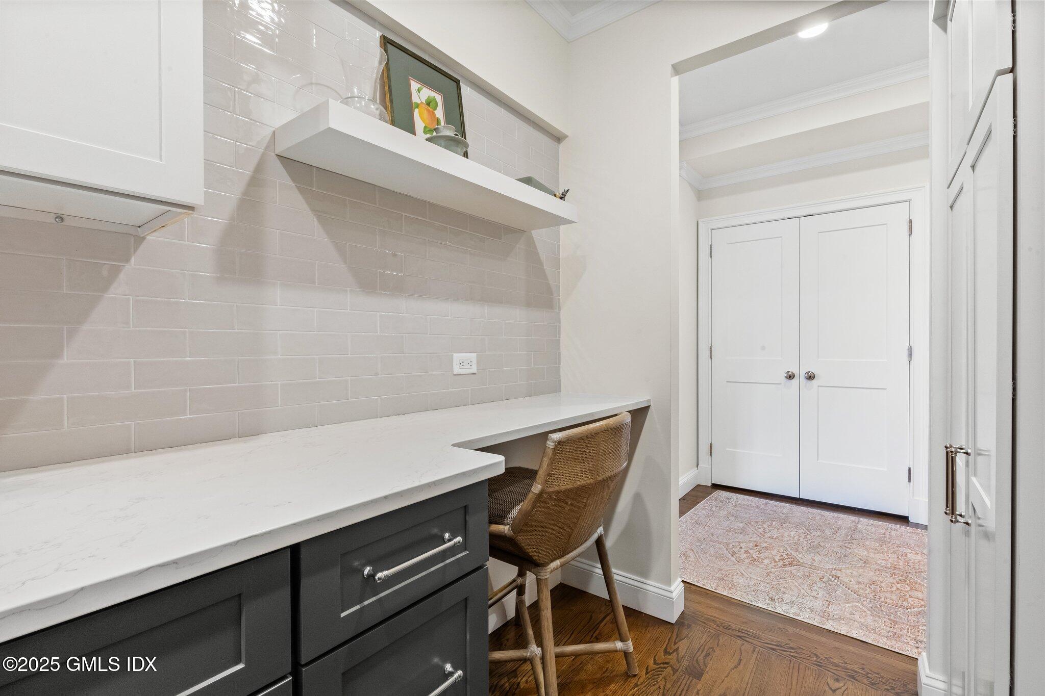 40 W Elm Street, 5A