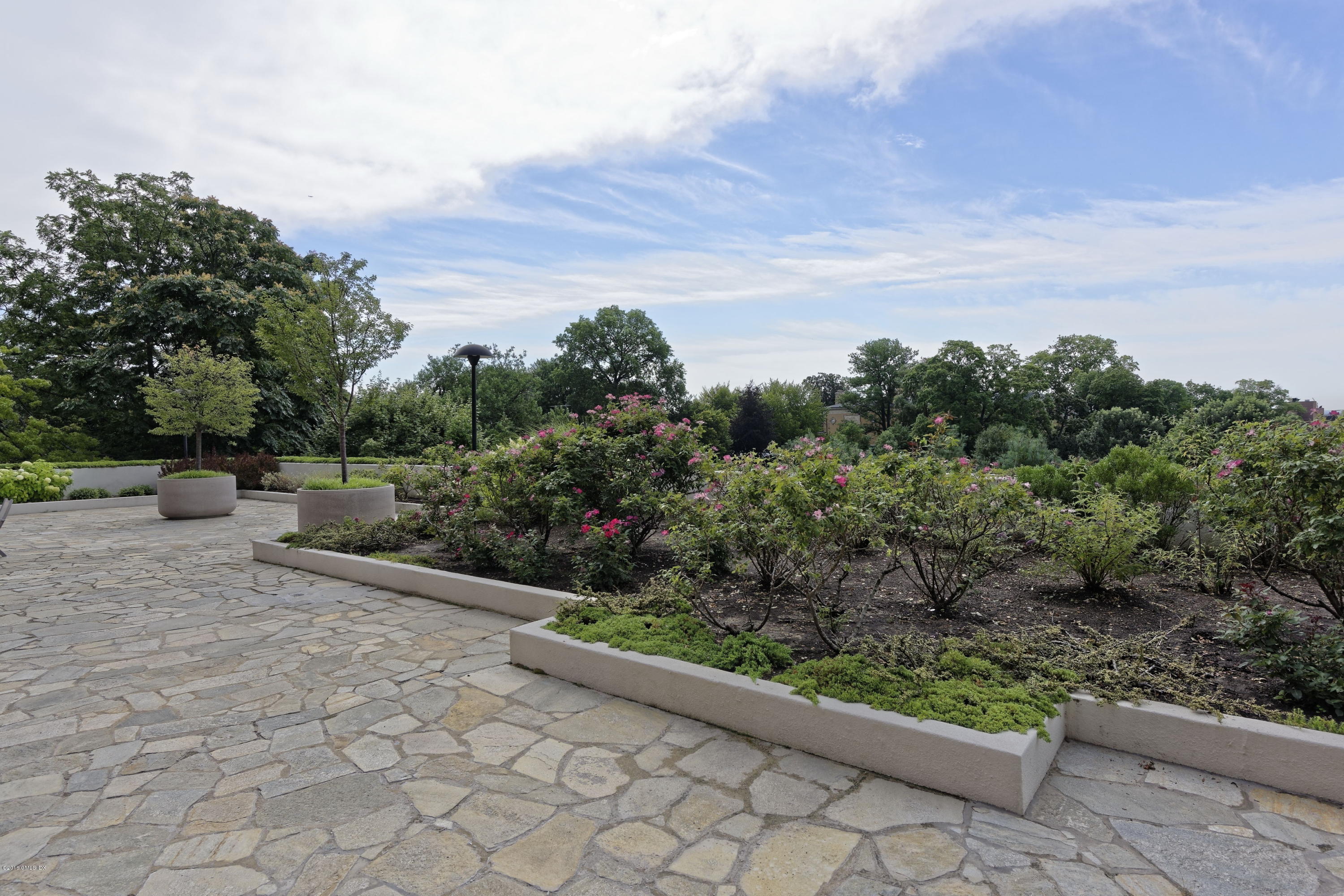 40 W Elm Street, 5A