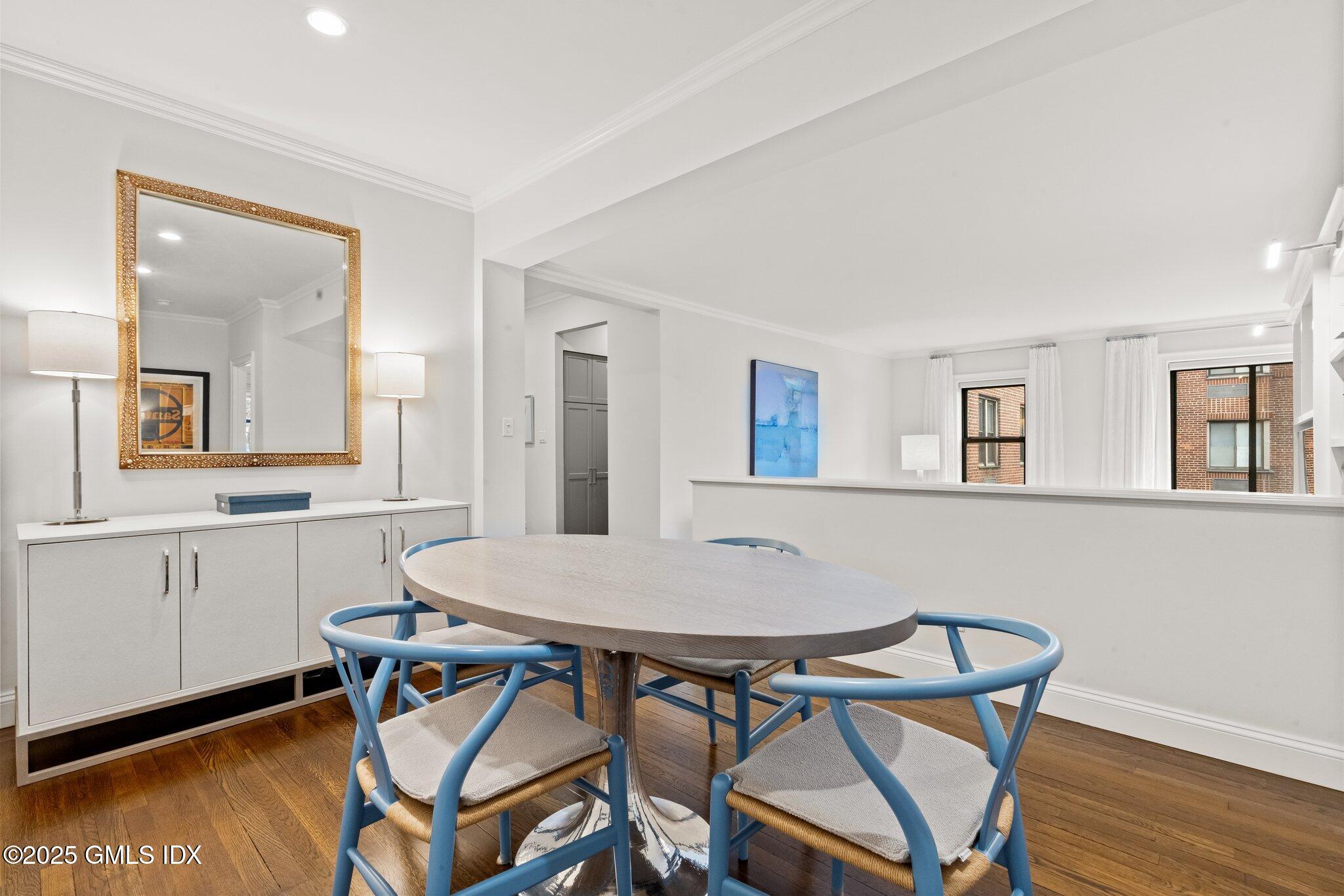 40 W Elm Street, 5A