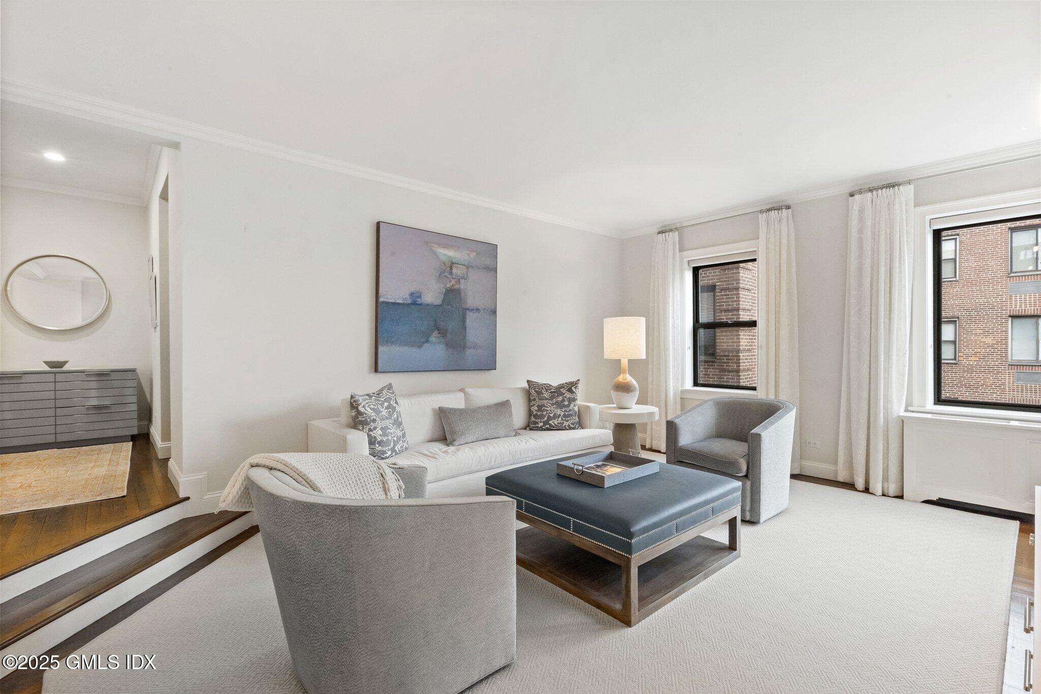40 W Elm Street, 5A