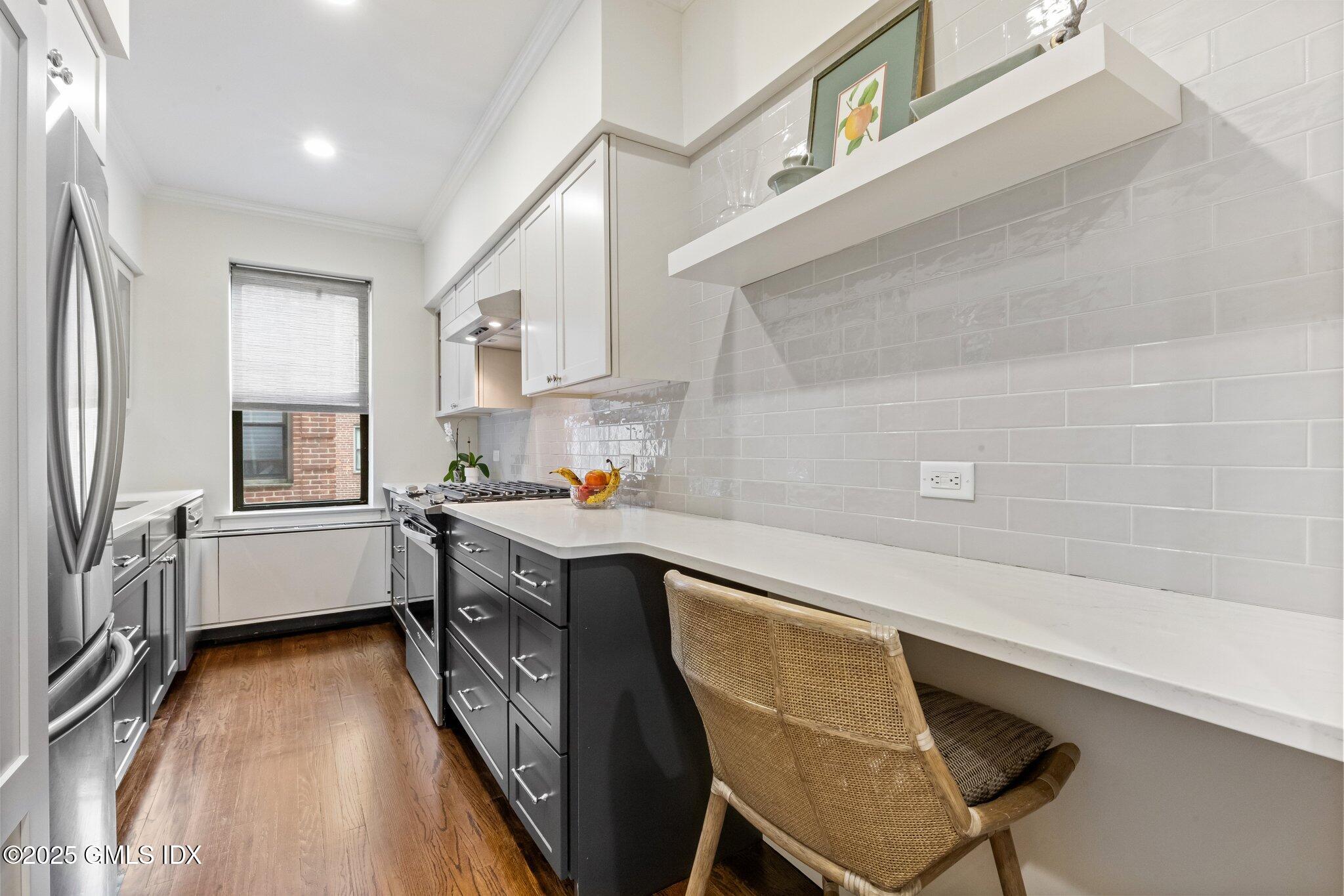 40 W Elm Street, 5A