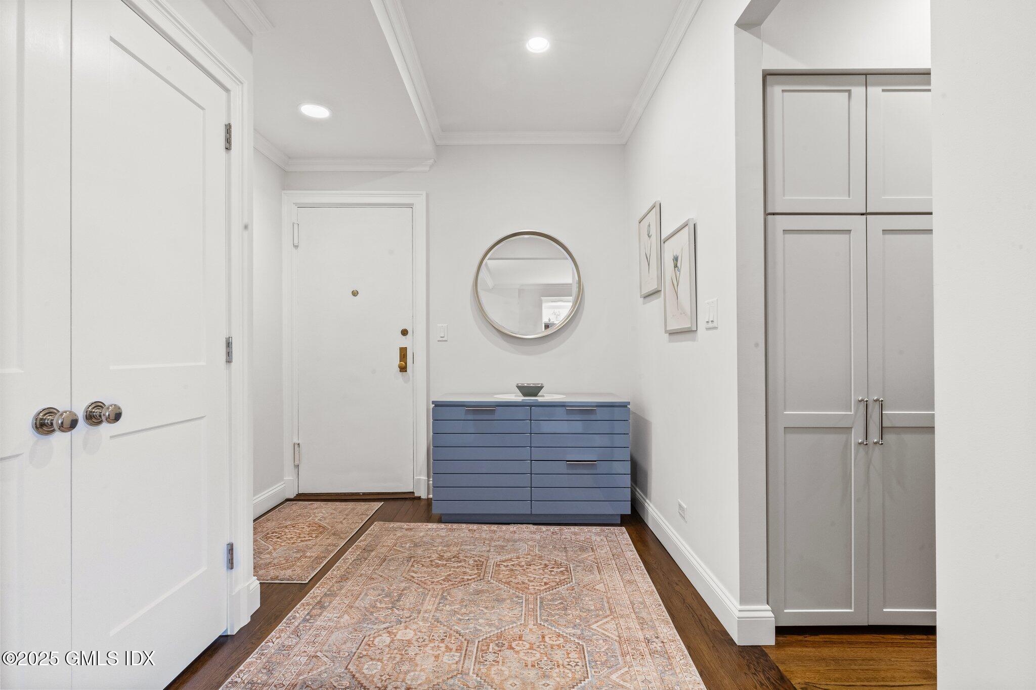 40 W Elm Street, 5A