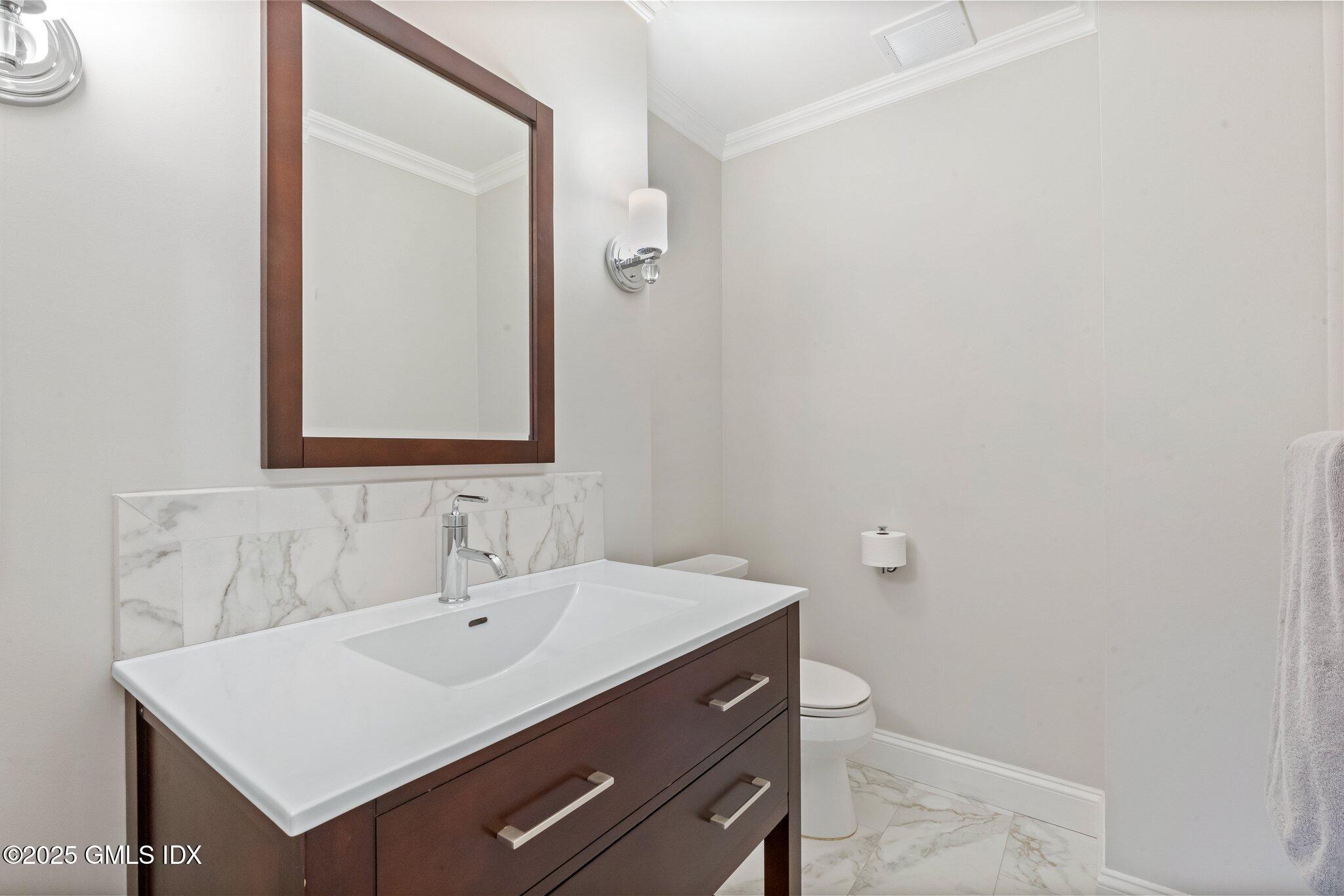 40 W Elm Street, 5A