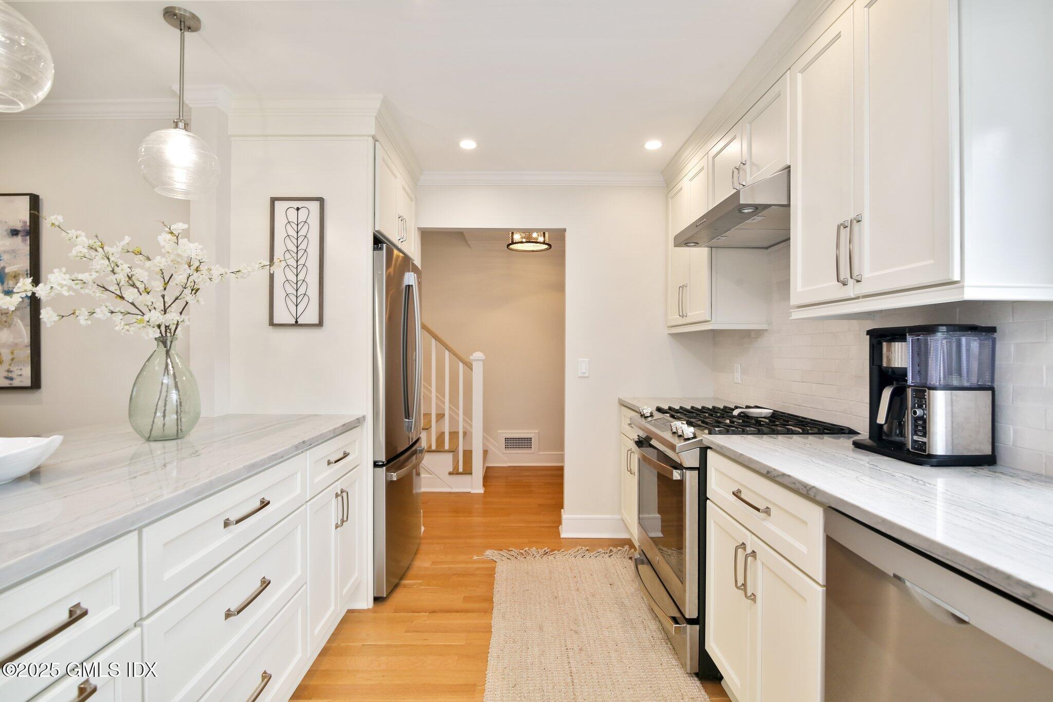 75 Cos Cob Avenue Unit: 9