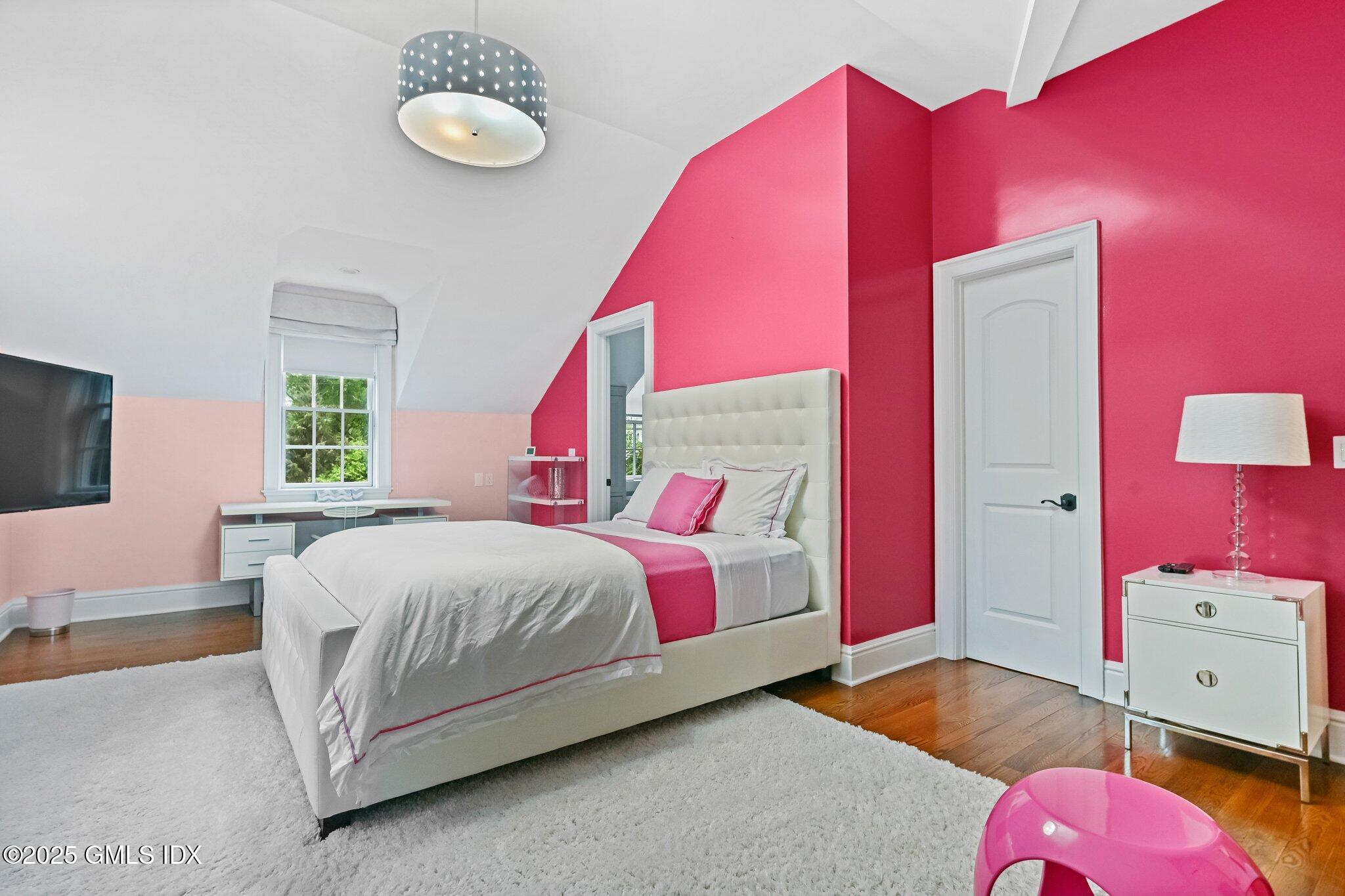 6 COACHLAMP Lane