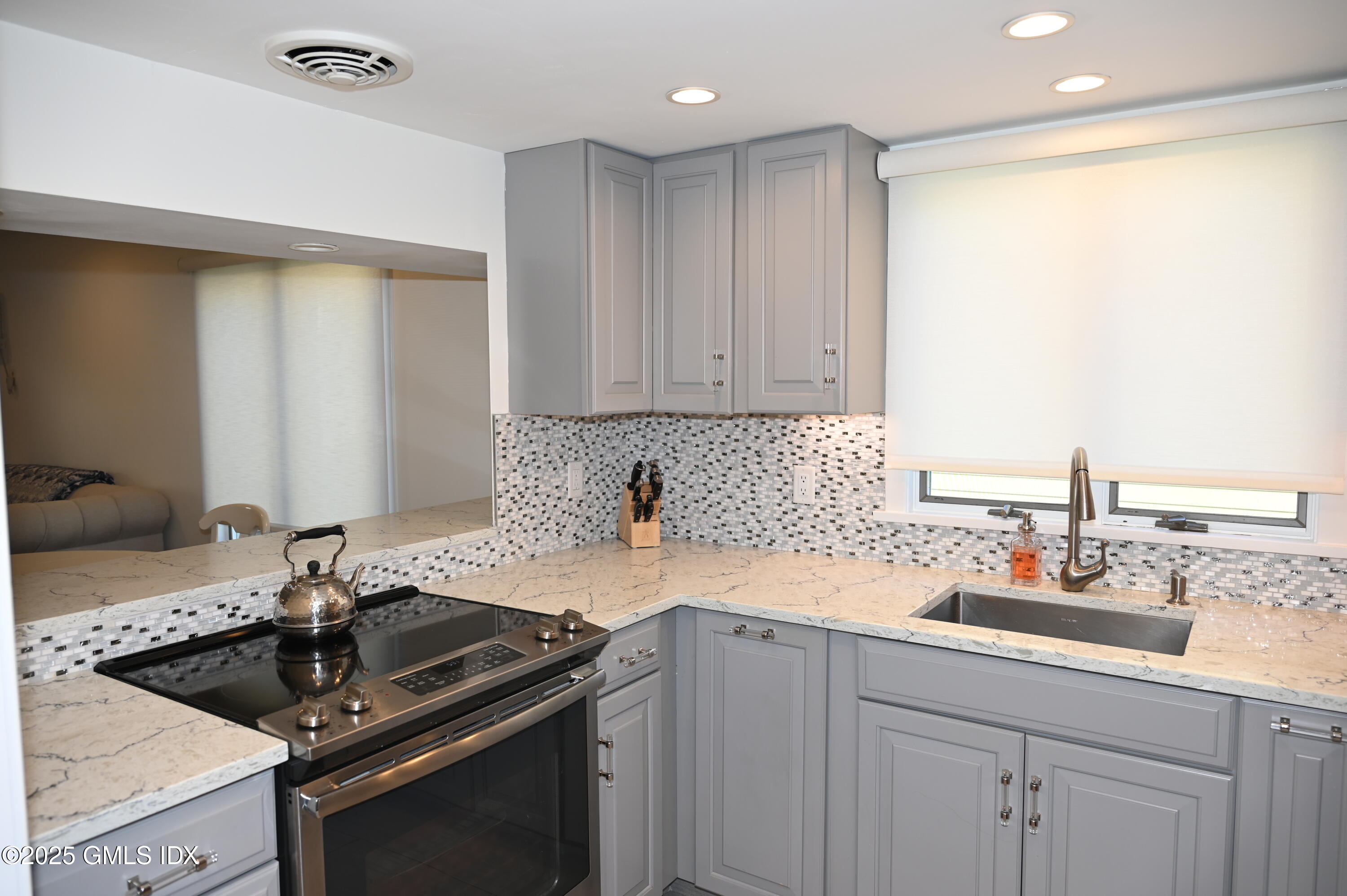 105 Pemberwick Road, A