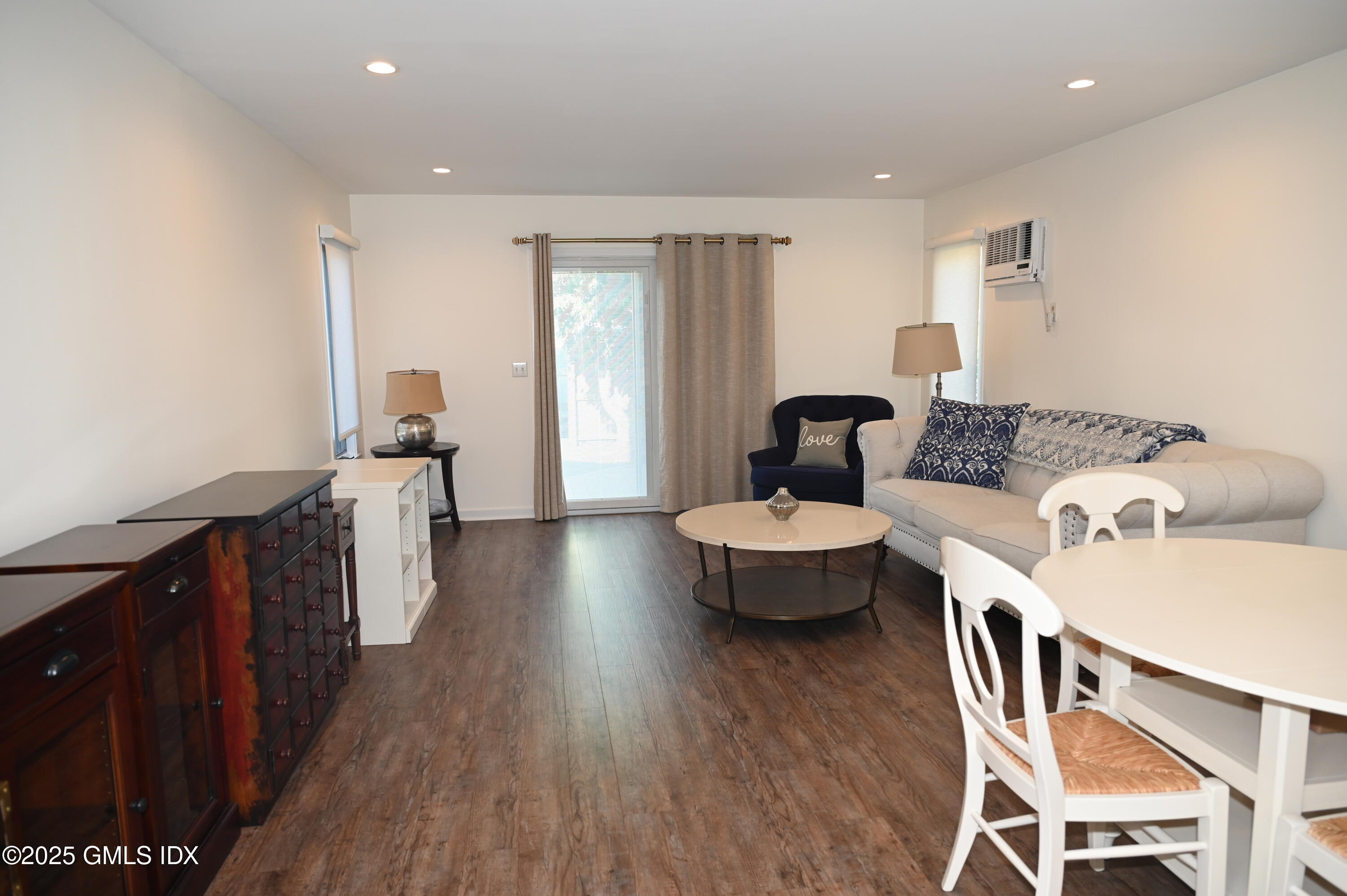 105 Pemberwick Road, A