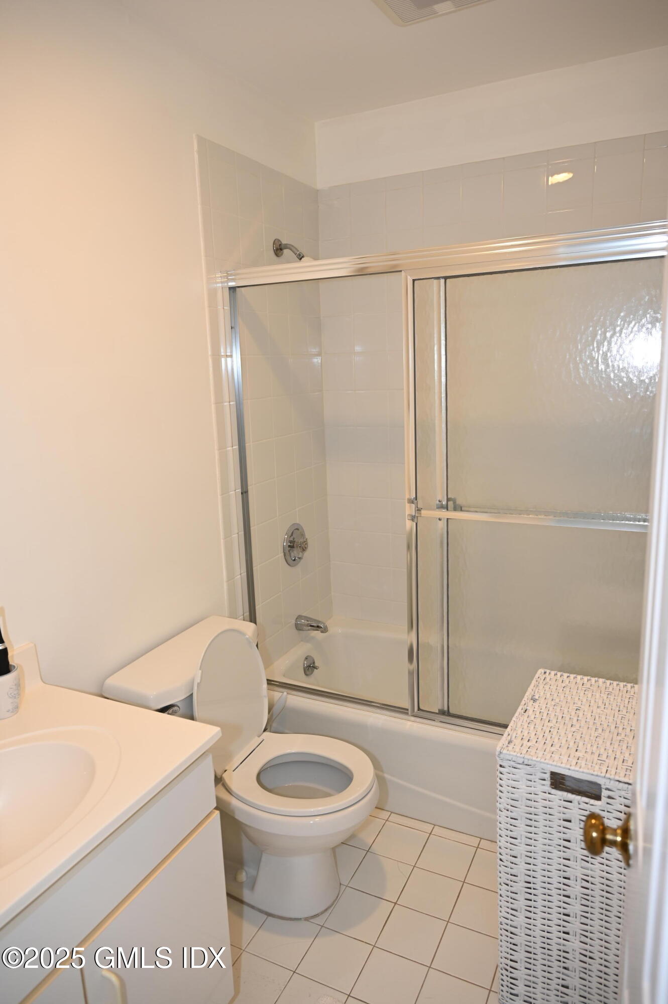 105 Pemberwick Road, A