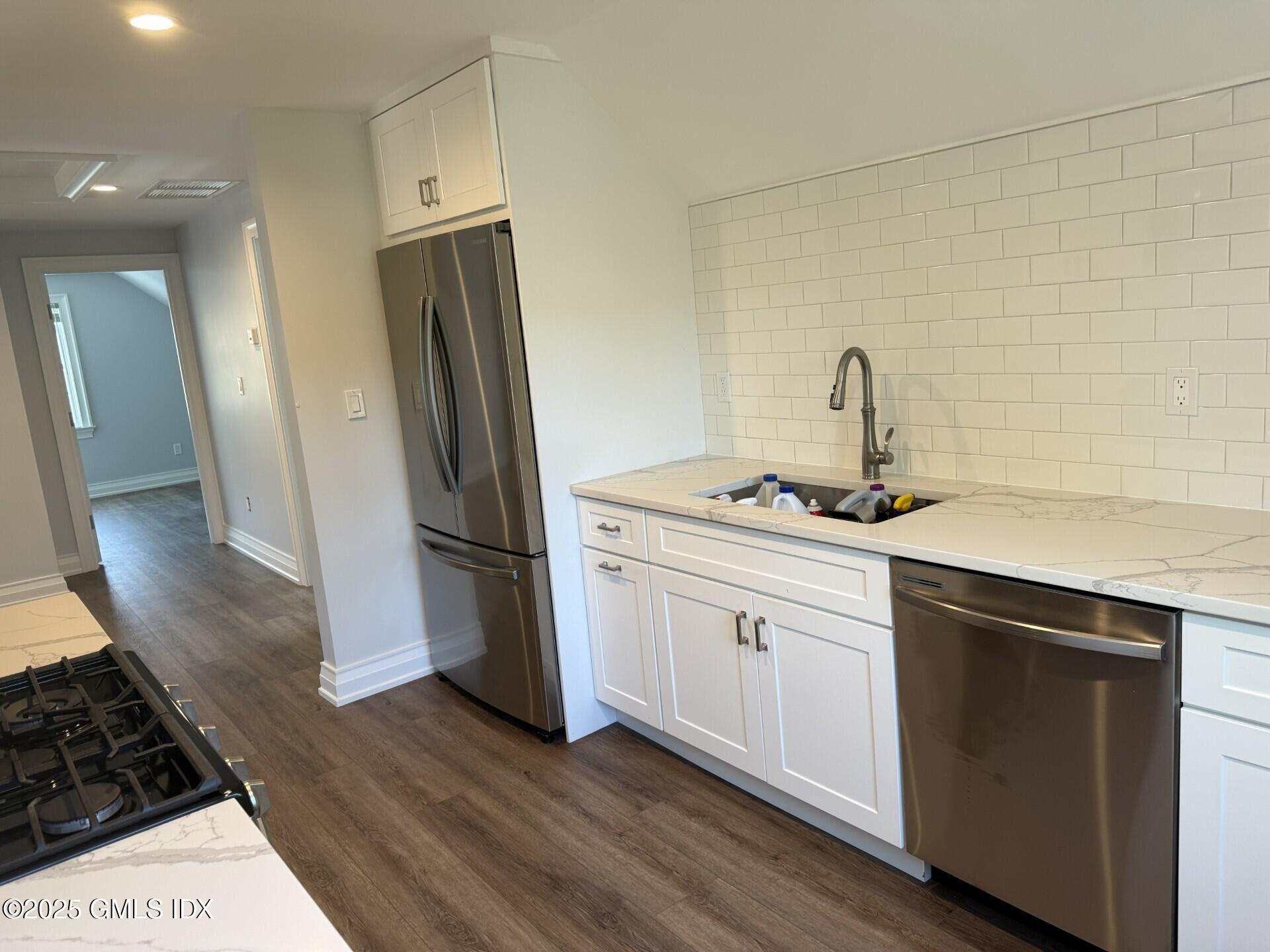 104 PEMBERWICK Road, 3