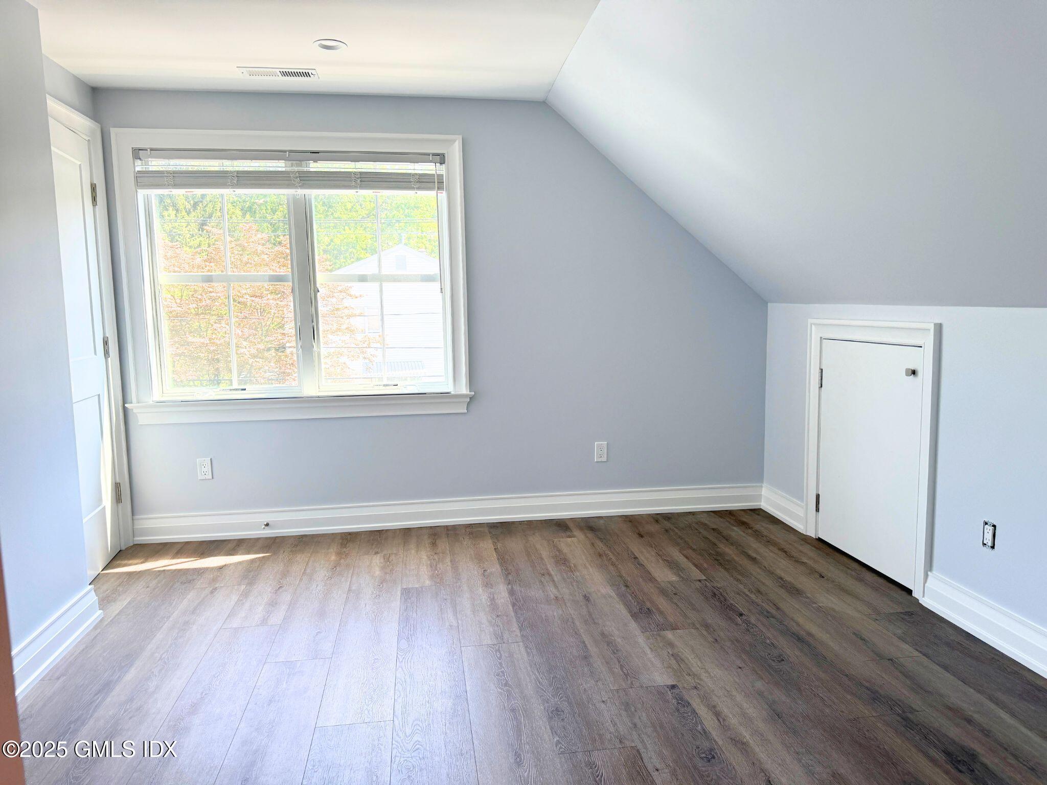 104 PEMBERWICK Road, 3