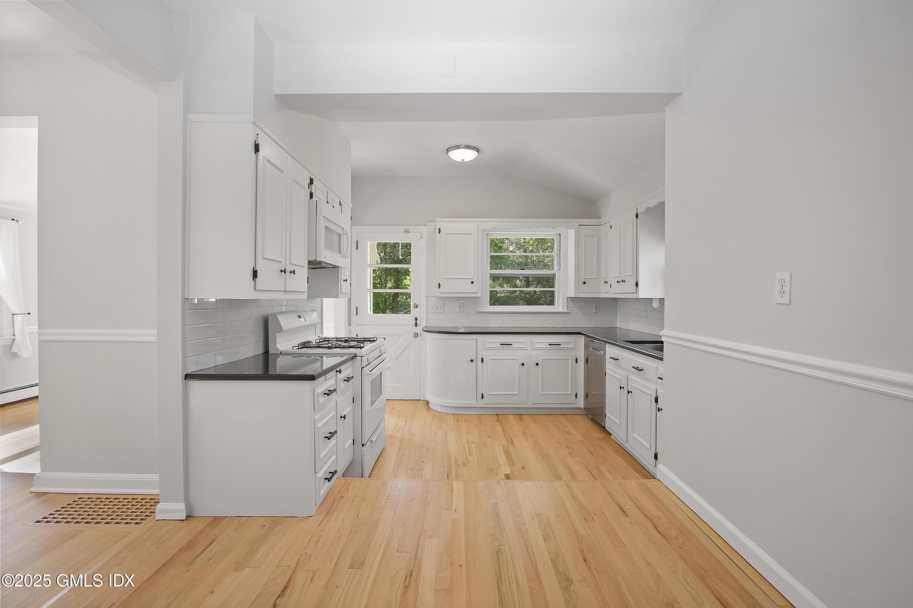 84 INDIAN FIELD Road