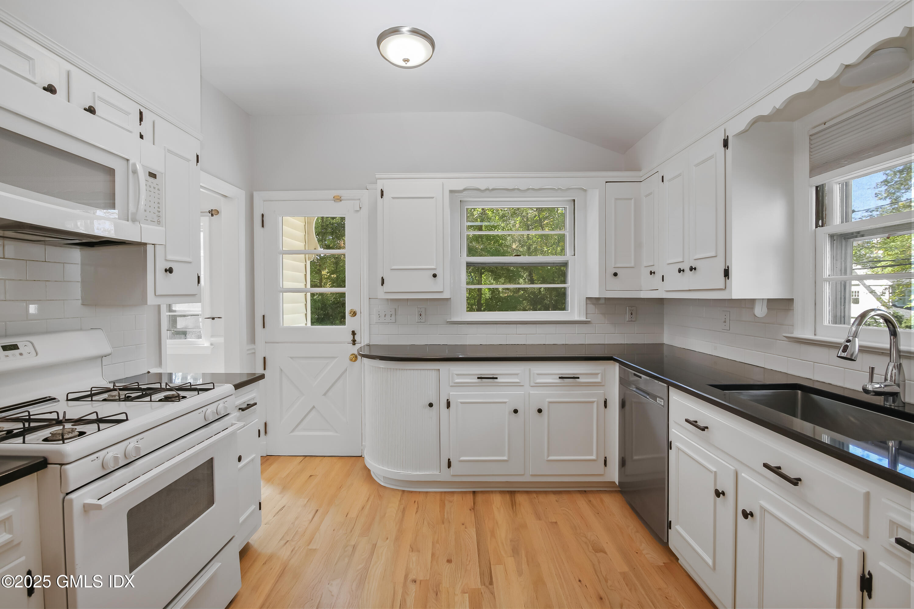 84 INDIAN FIELD Road